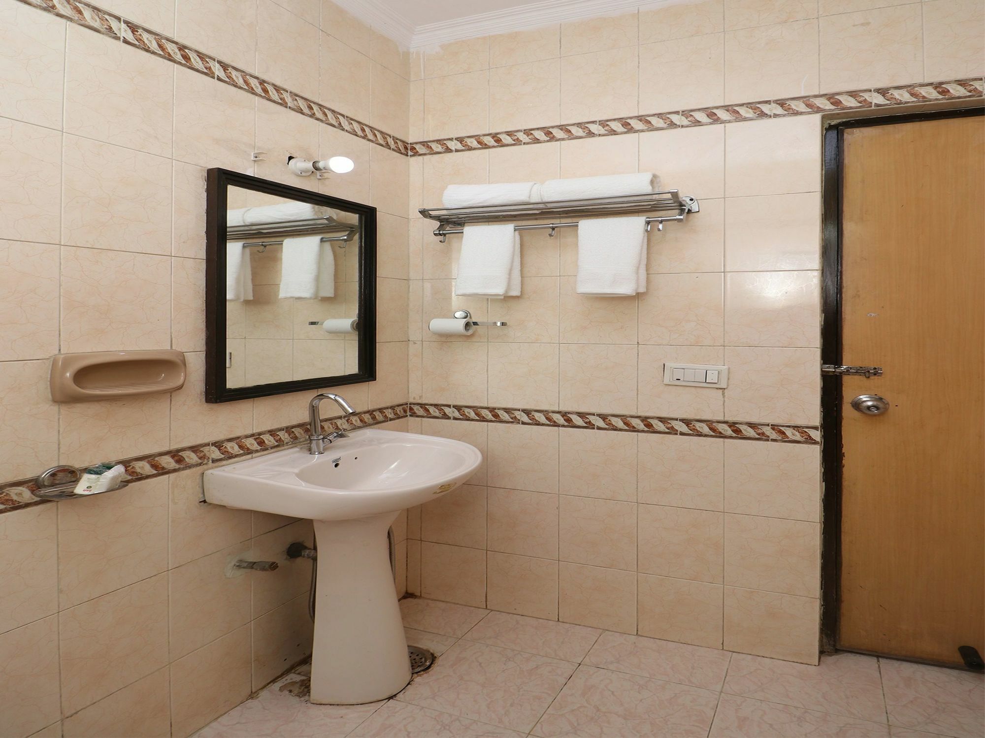 Oyo 12311 Annus Holidays Hotel 3*
