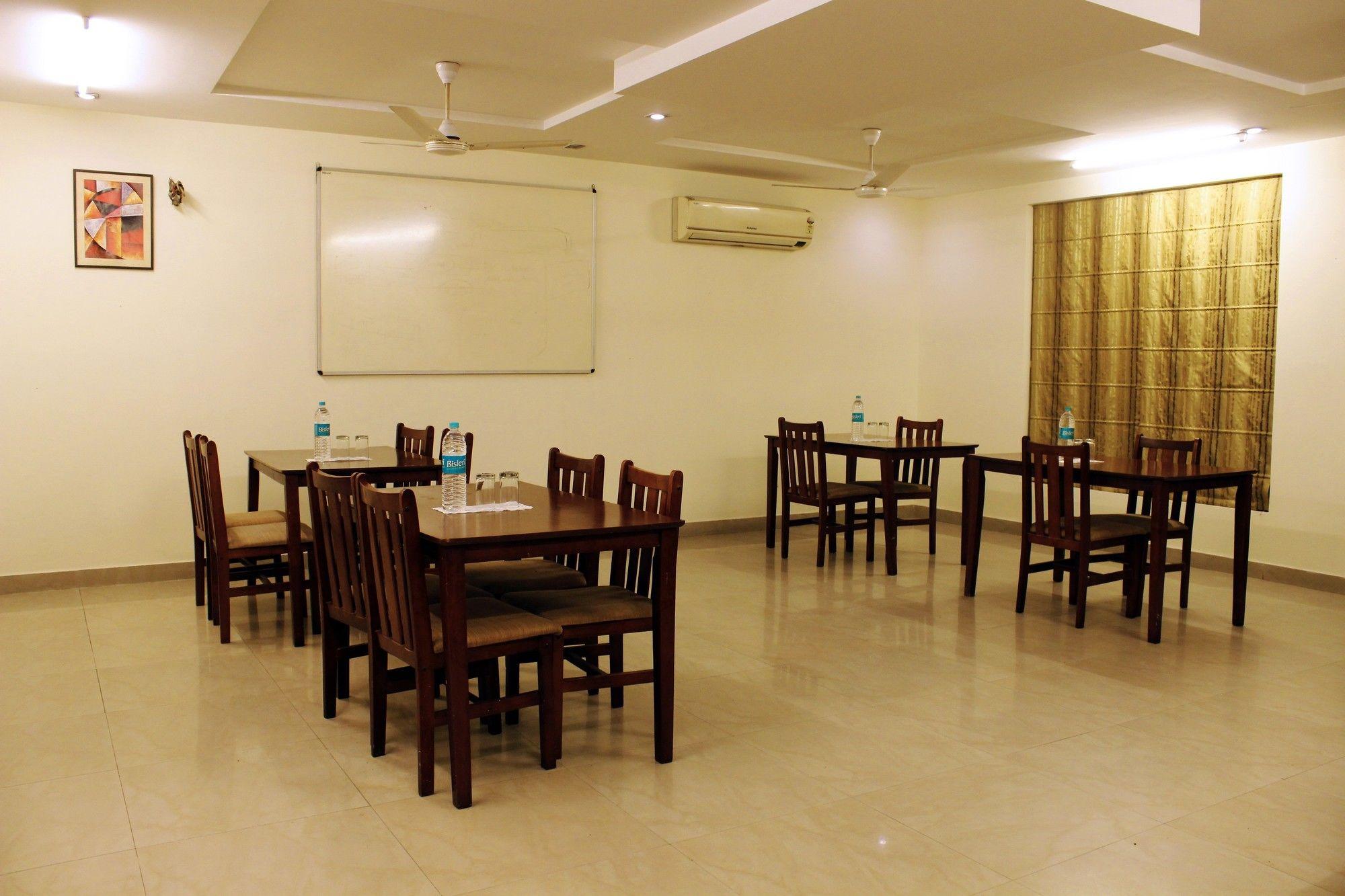 Fabhotel Moulsari Dlf Phase 3