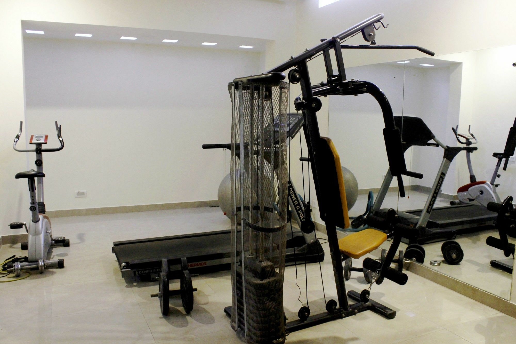 Fabhotel Moulsari Dlf Phase 3 Hotel 3*