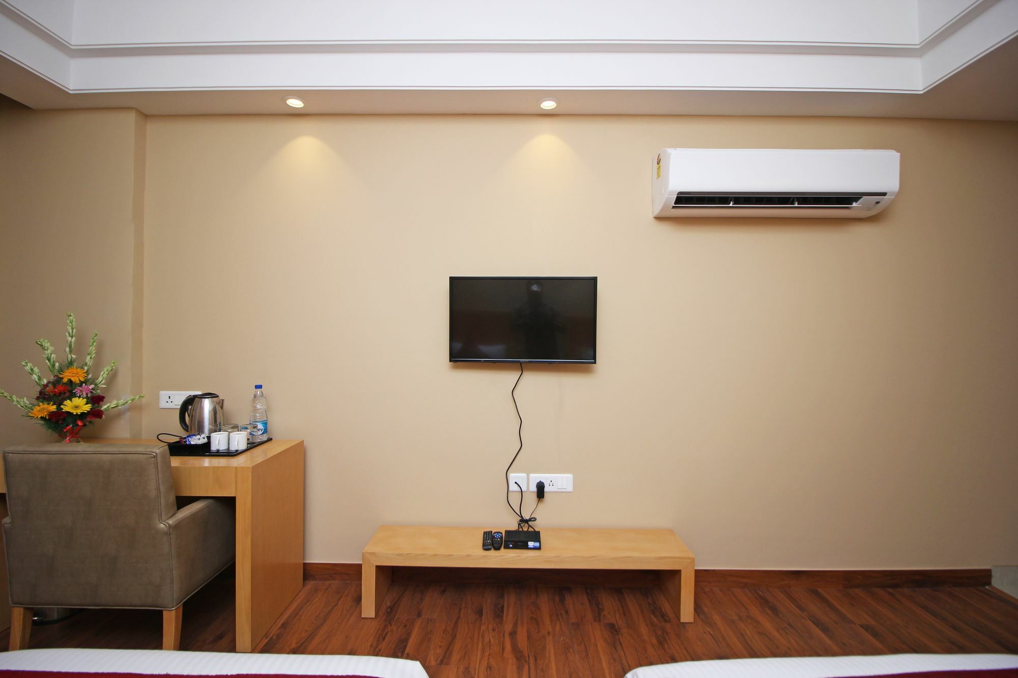Mint Golf Course Hotel Gurgaon