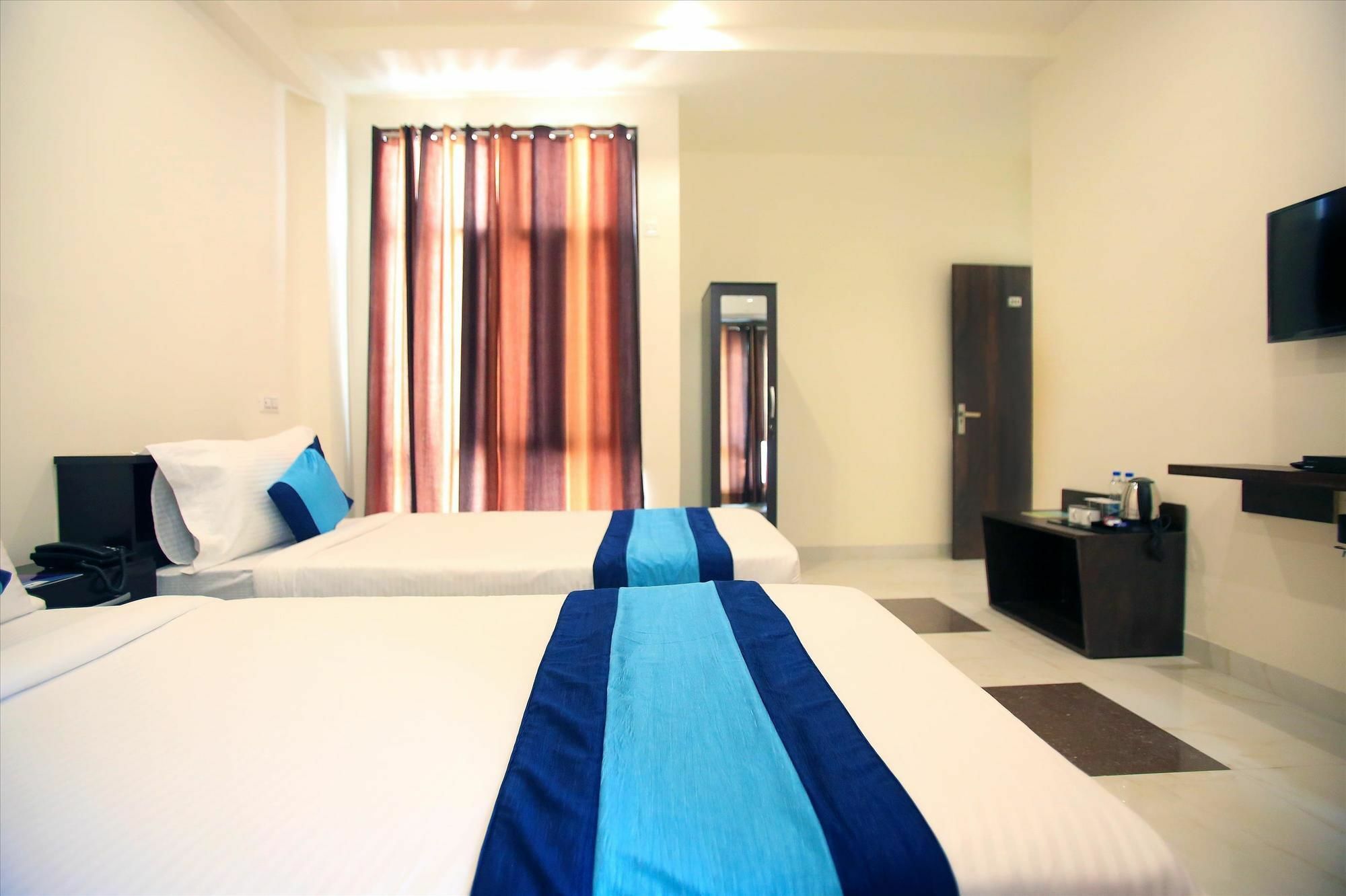 Mint Golf Course Hotel
