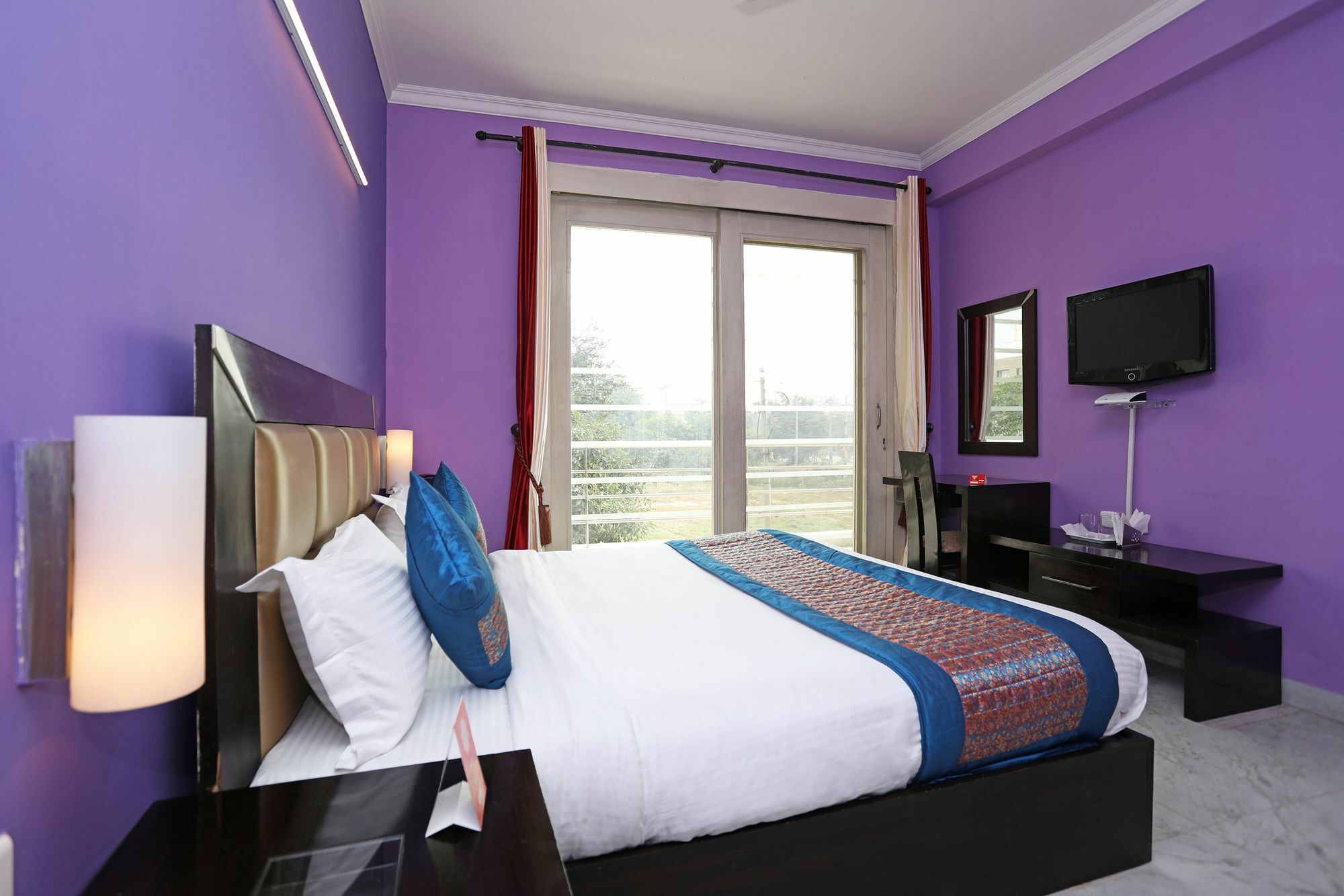 Hotel Oyo 9947 Ashiana 3*