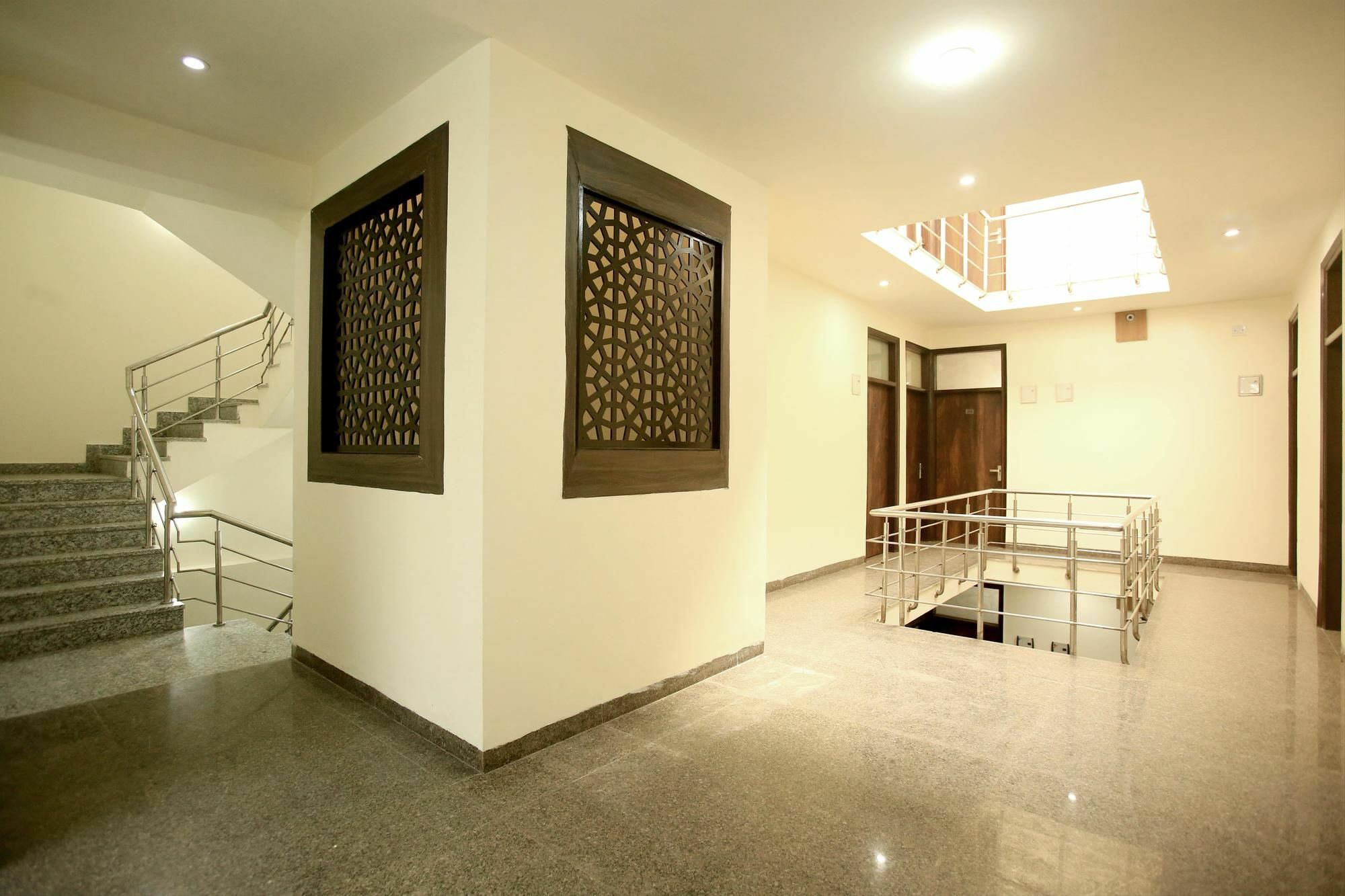 Mint Golf Course Hotel Gurgaon