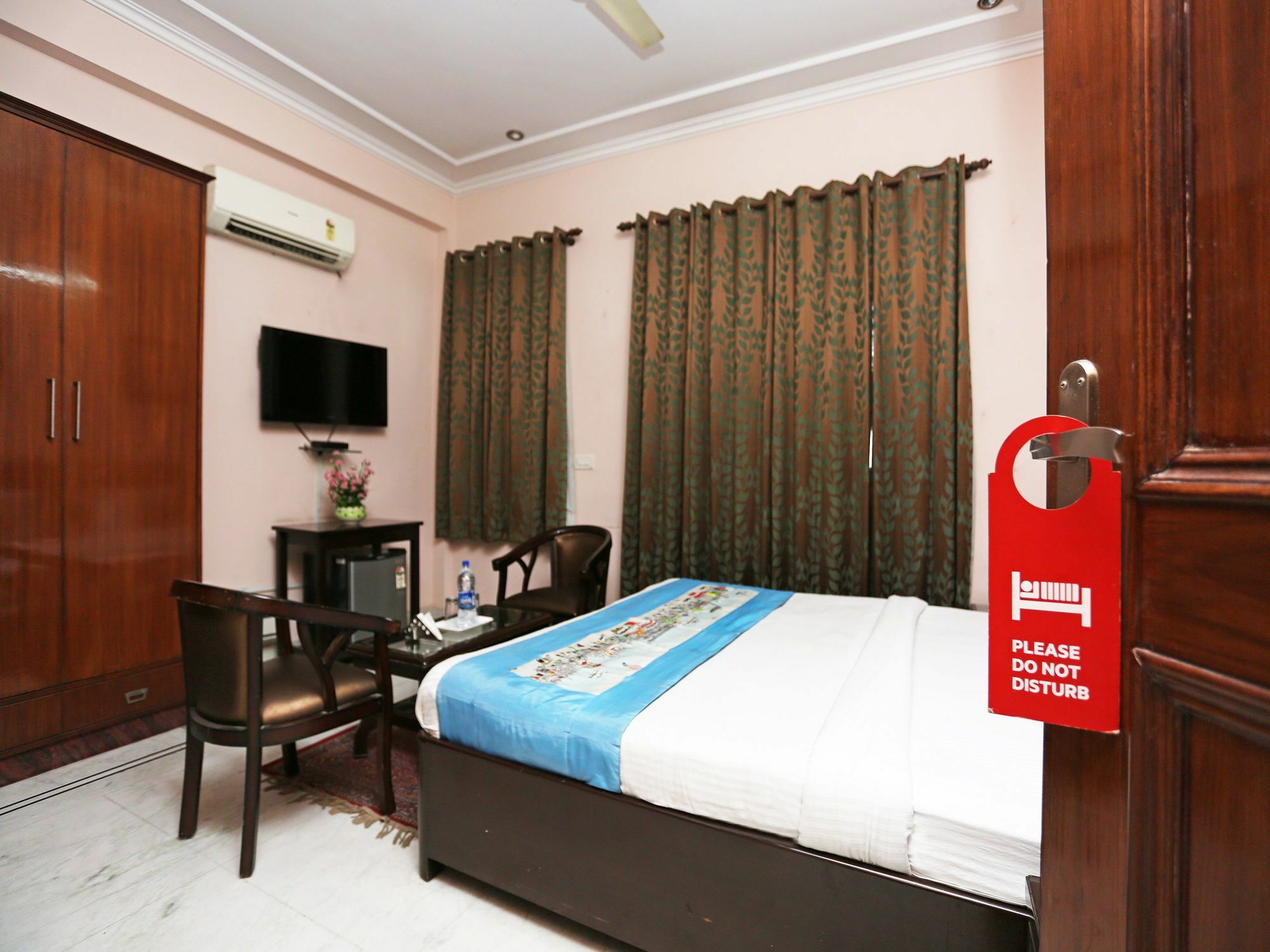 Oyo 306 Staayy Gurgaon