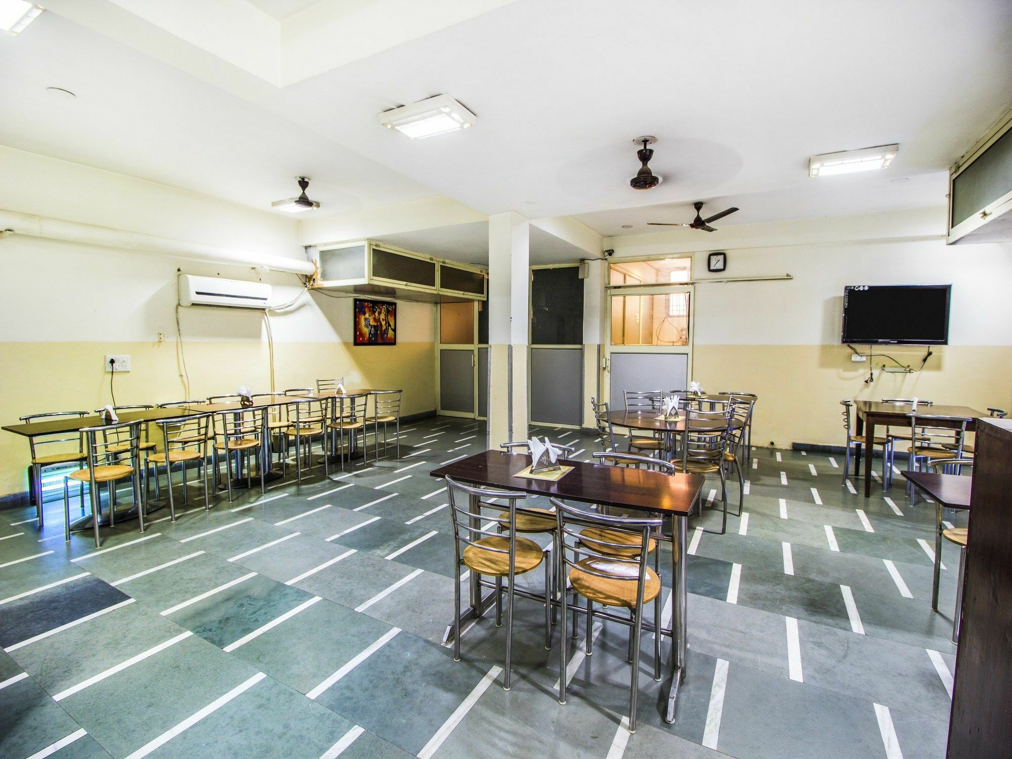 Hotel Fabhotel Mintstar Sector 38 Gurgaon