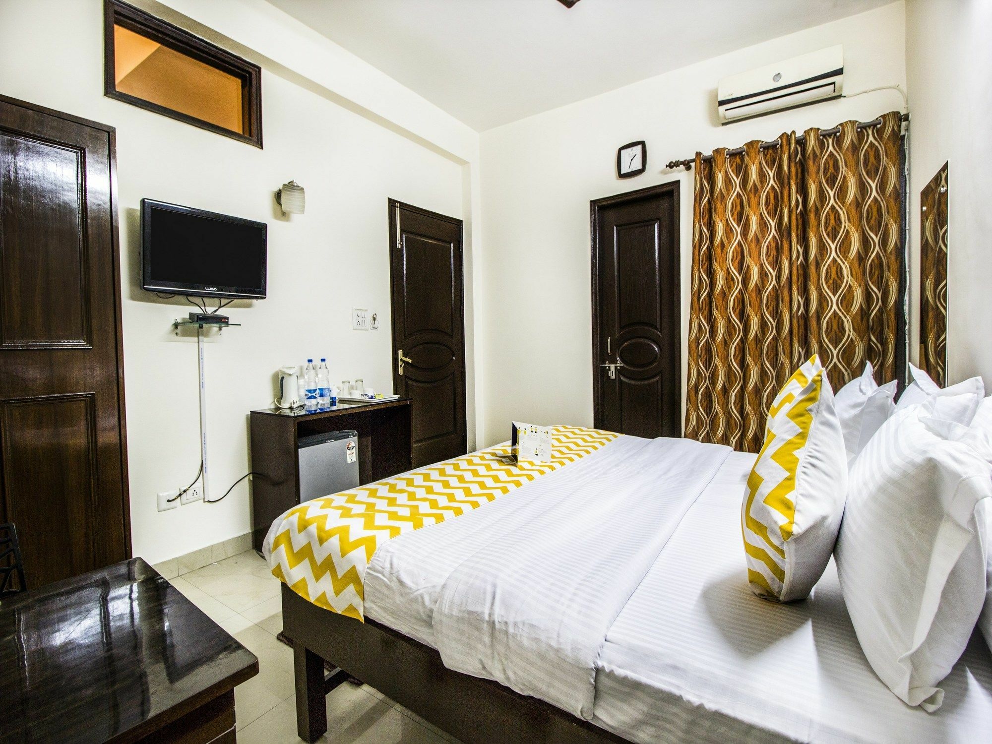 Hotel Fabhotel Mintstar Sector 38