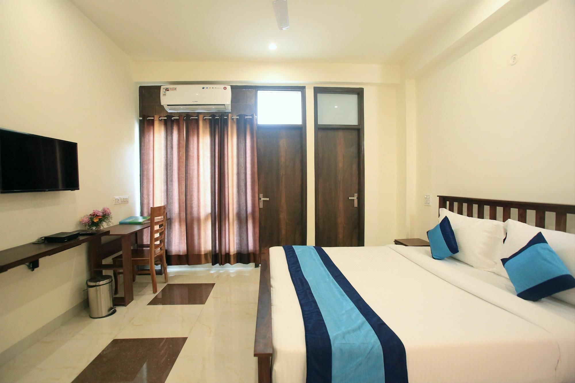 Mint Golf Course Hotel 3*