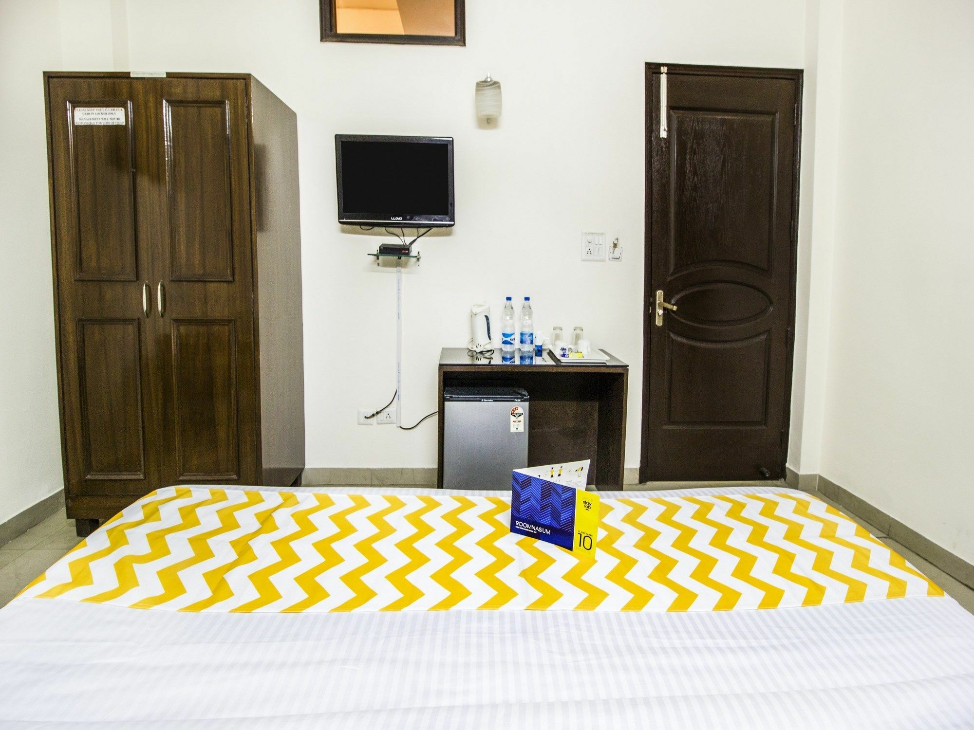 Fabhotel Mintstar Sector 38