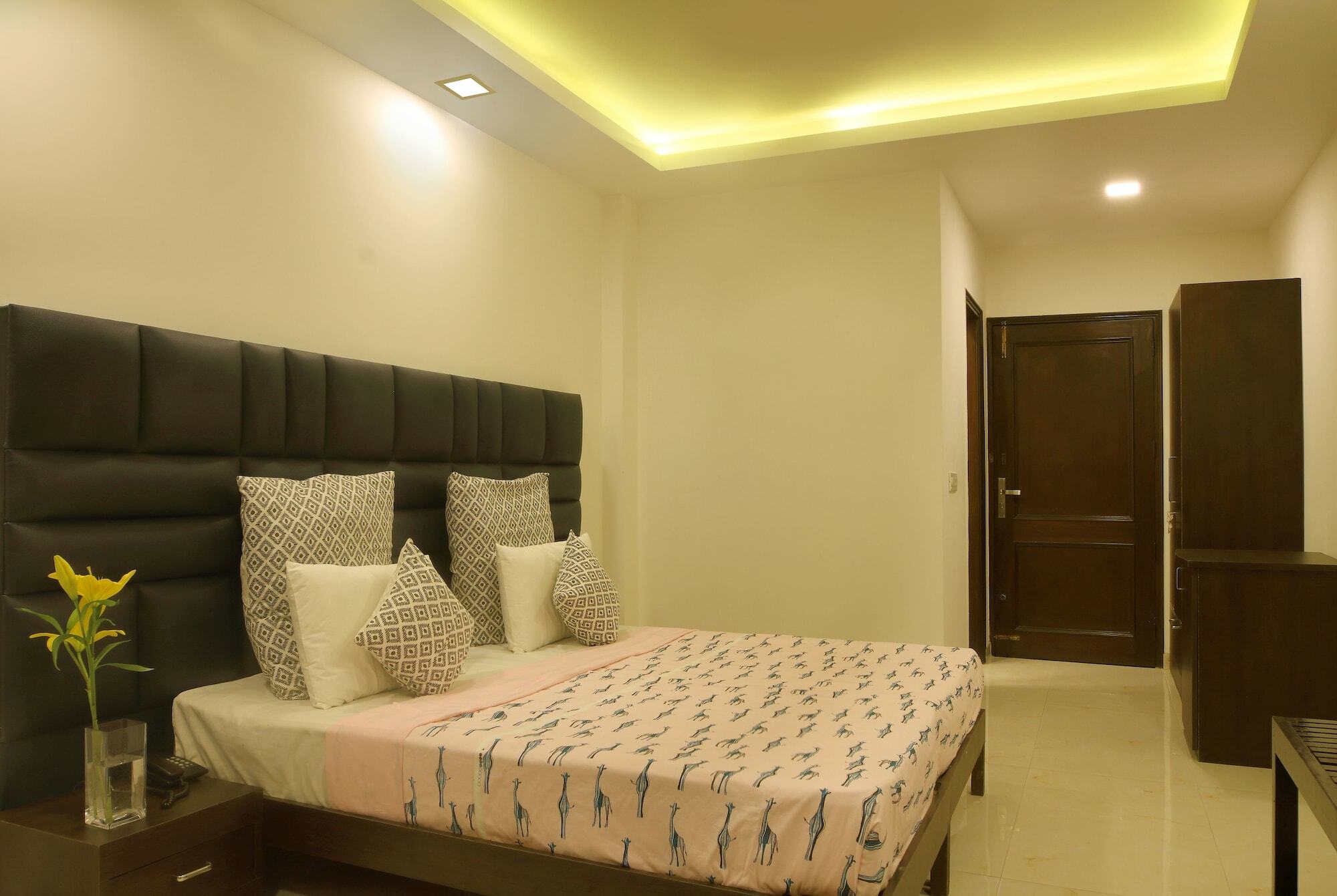 Perch Arbor-dlf Cyber 3* Gurgaon
