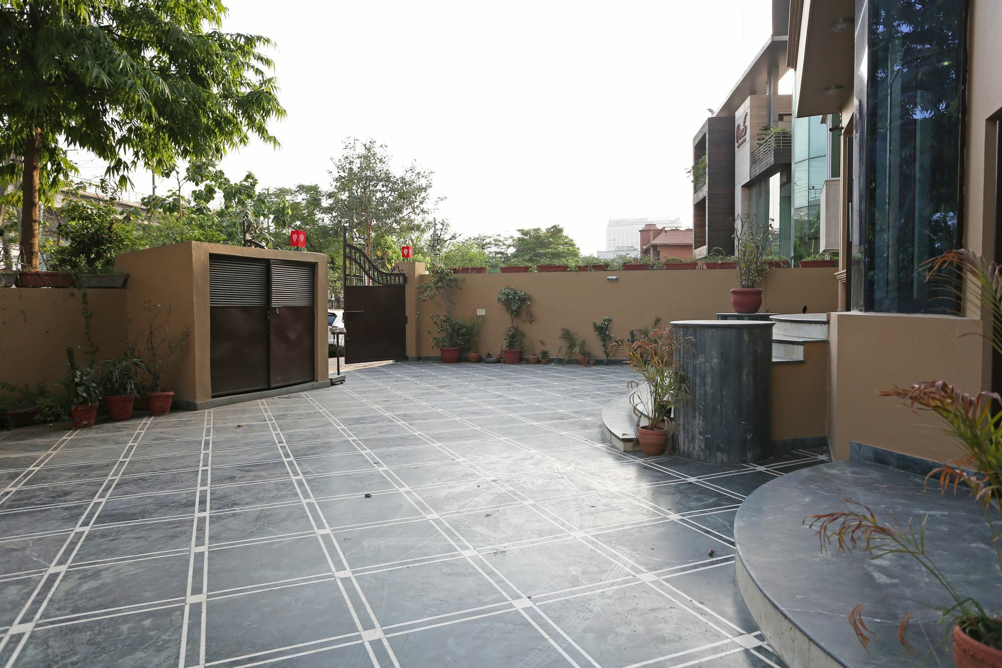 Hotel Oyo Townhouse 330 Mg Road Metro Station Gurgaon