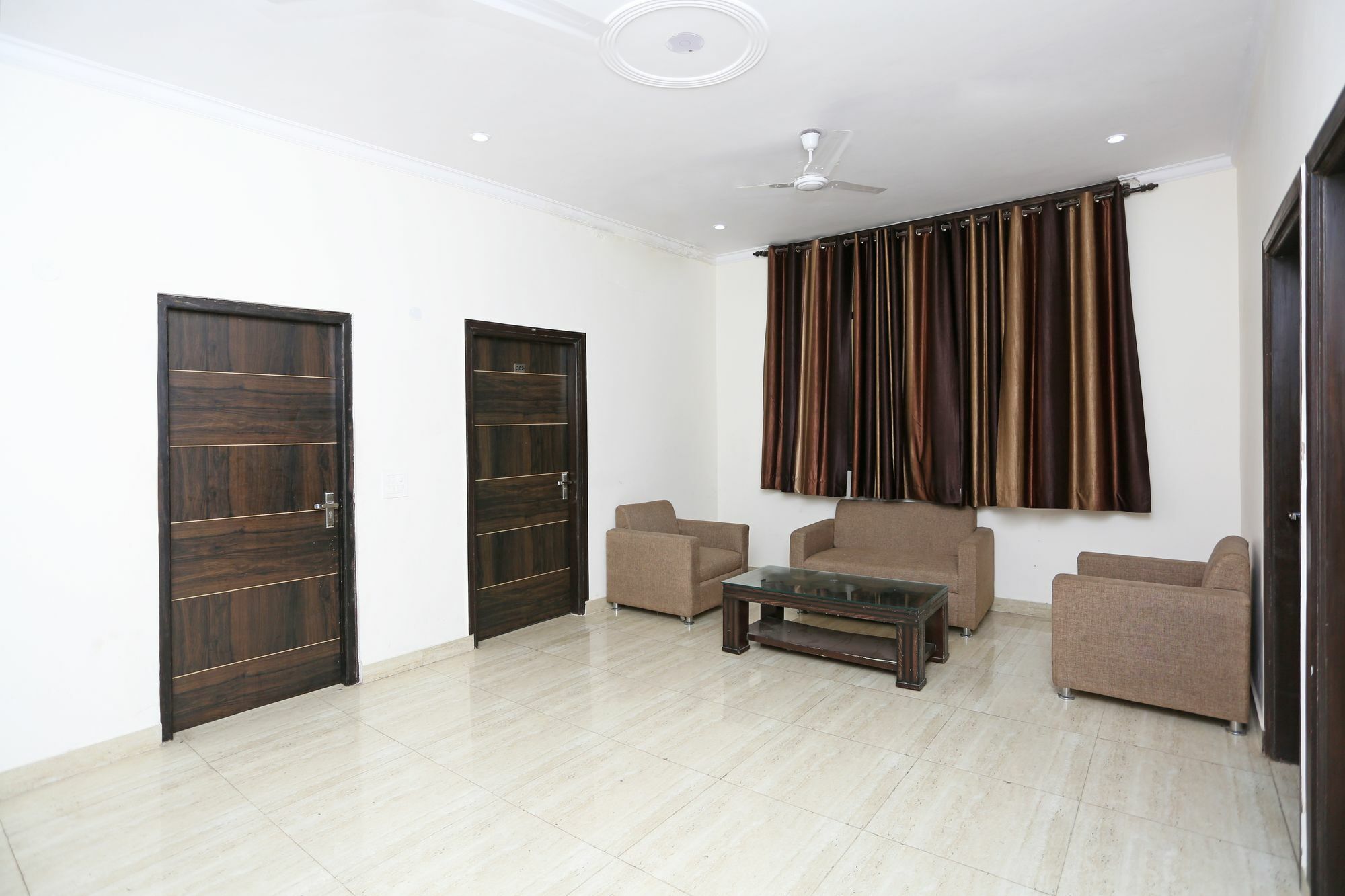 Oyo 6812 Aruma Residency Hotel 2*