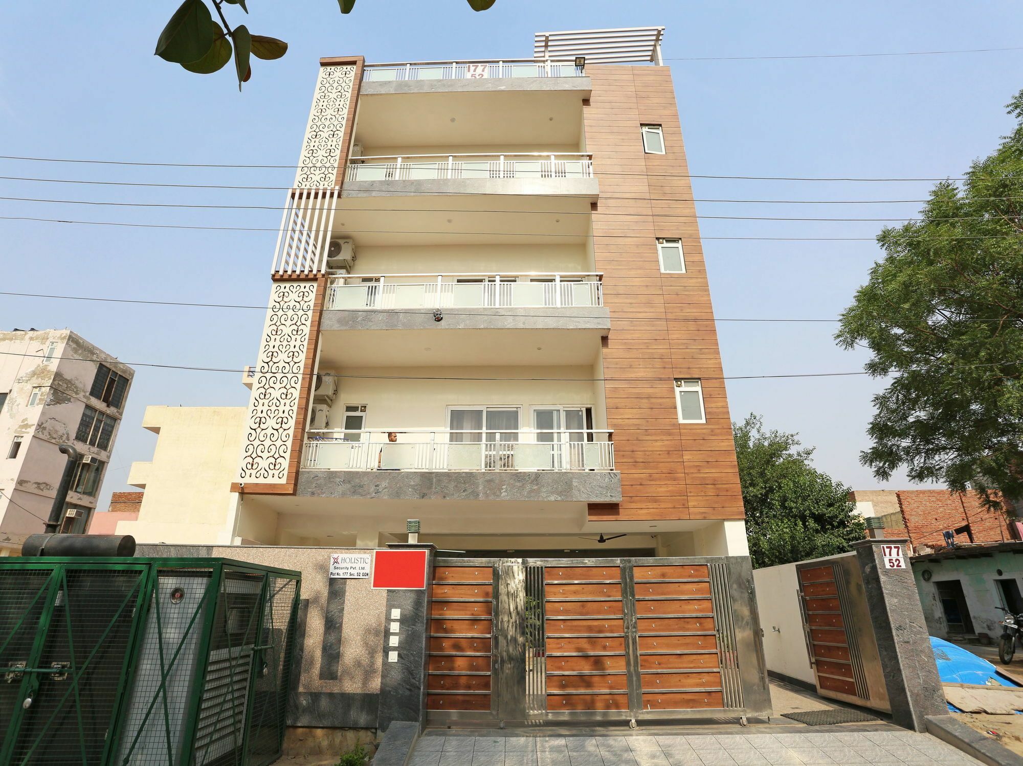 Oyo 6812 Aruma Residency Hotel 2*