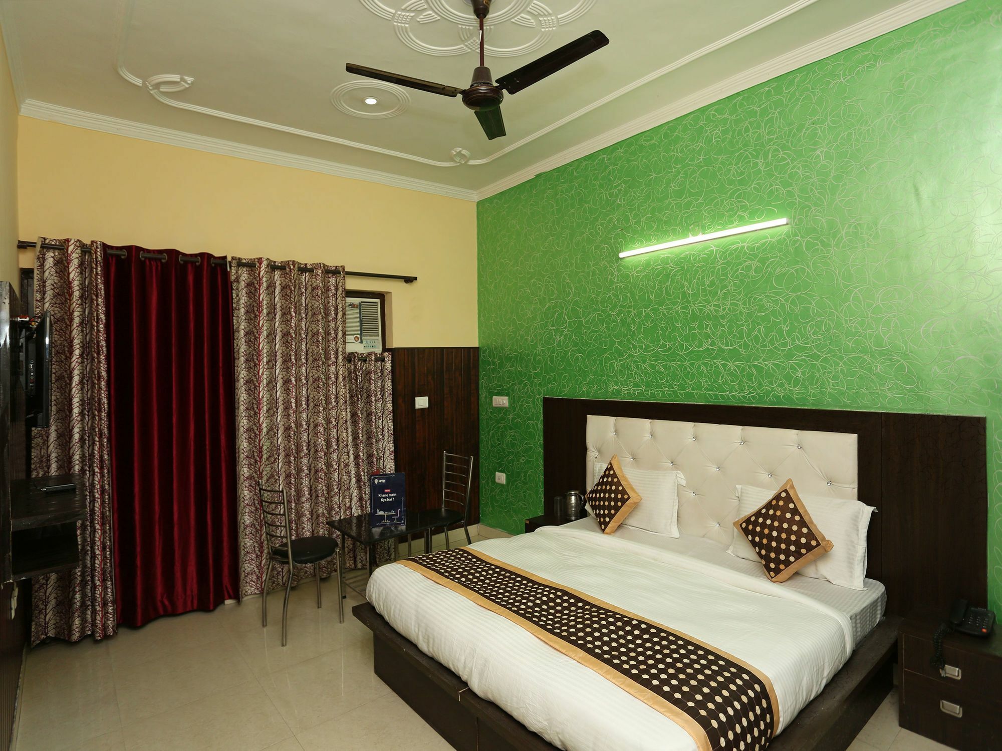 Hotel Oyo 11556 Om Residency 3*