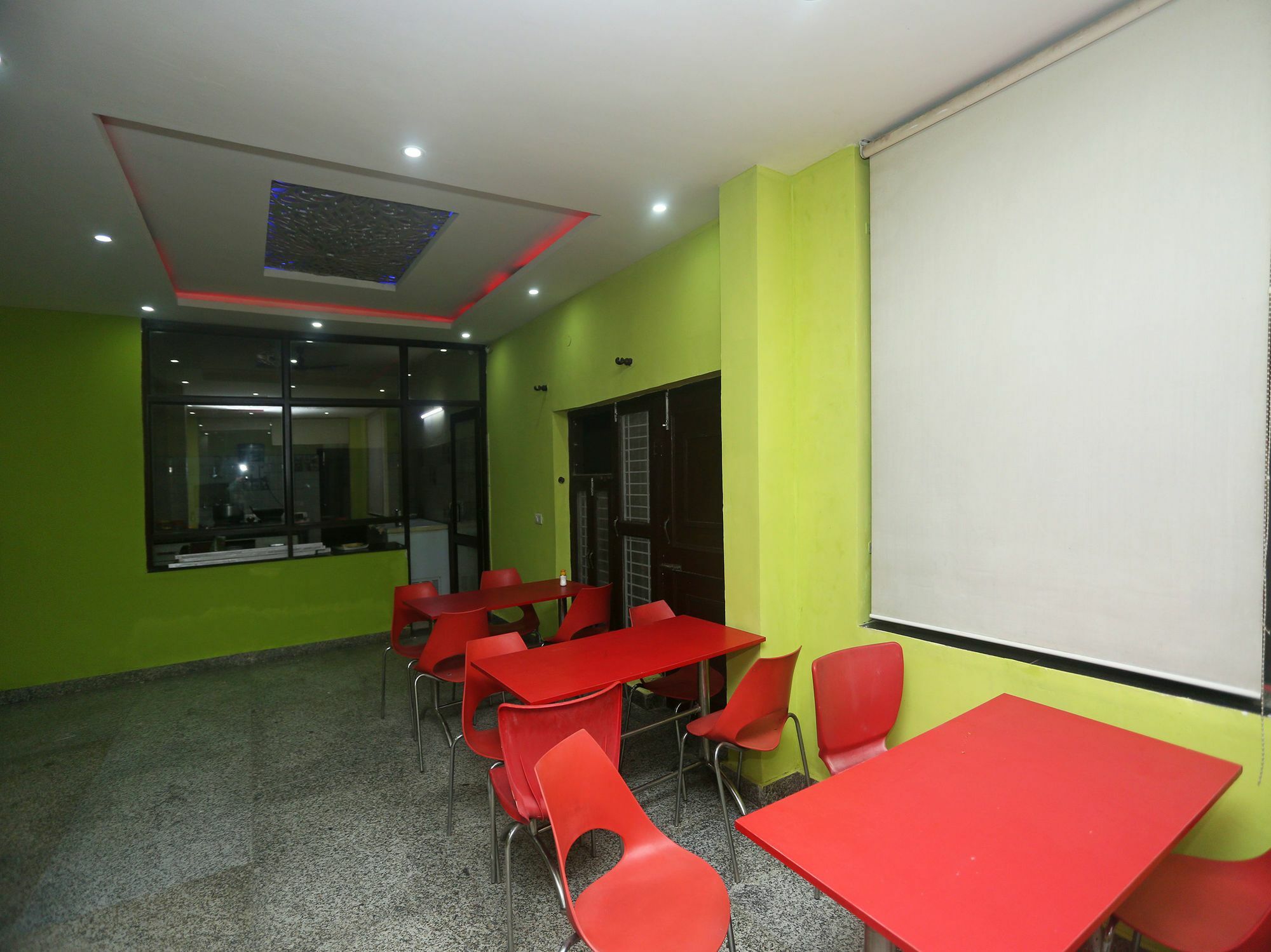Hotel Oyo 11556 Om Residency 3*