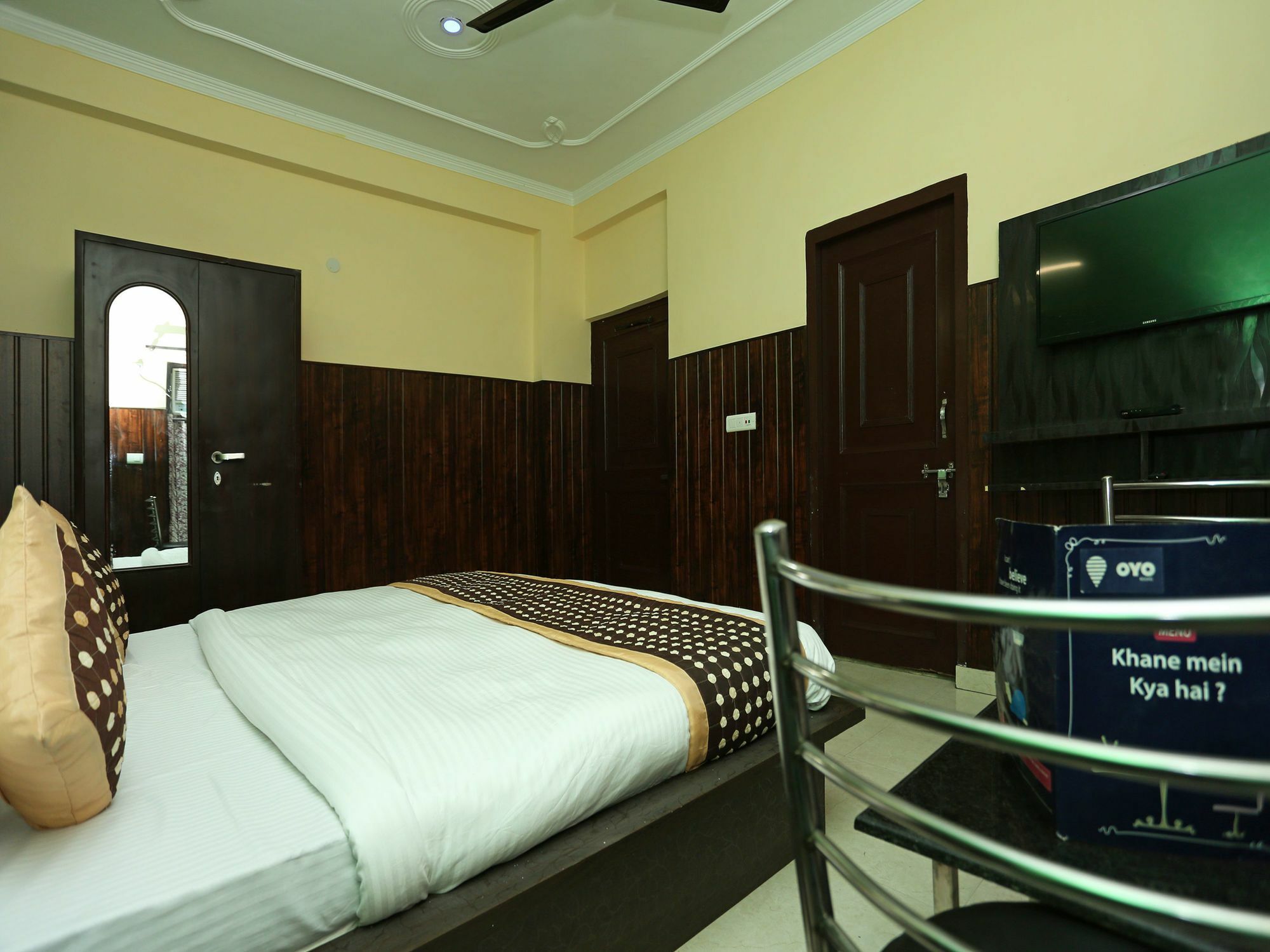 Oyo 11556 Om Residency 3*