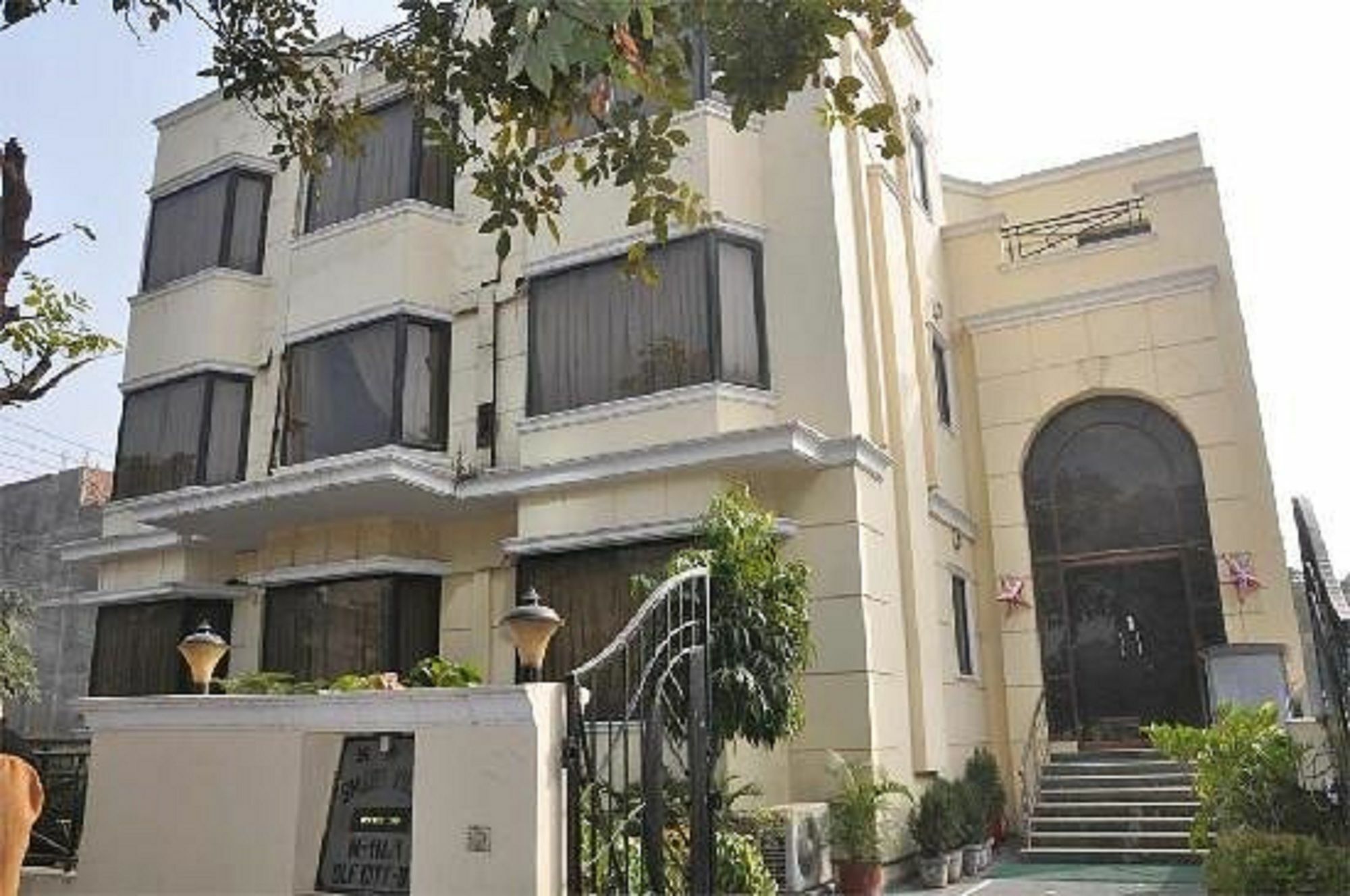 Smart By Royal Collection 2* Gurgaon