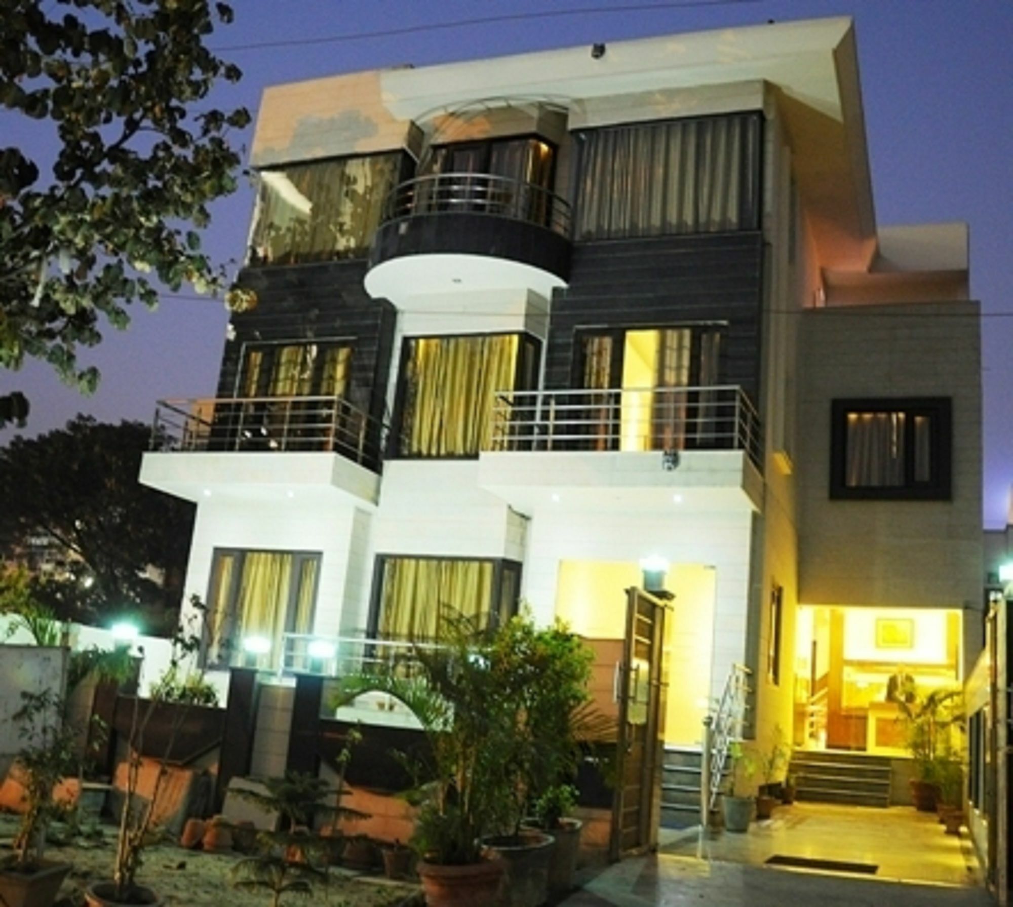 Smart By Royal Collection 2* Gurgaon