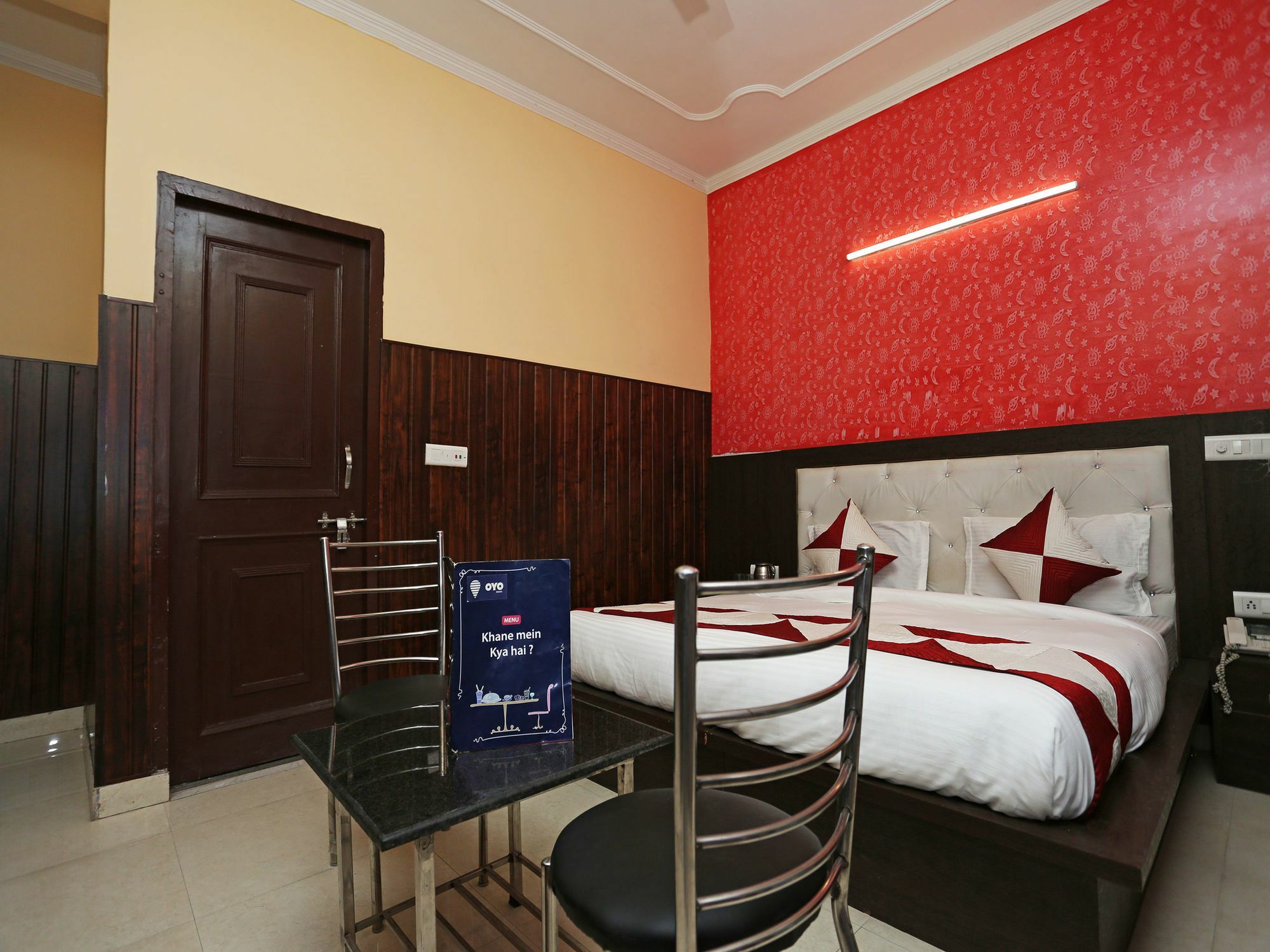 Oyo 11556 Om Residency Hotel 3*