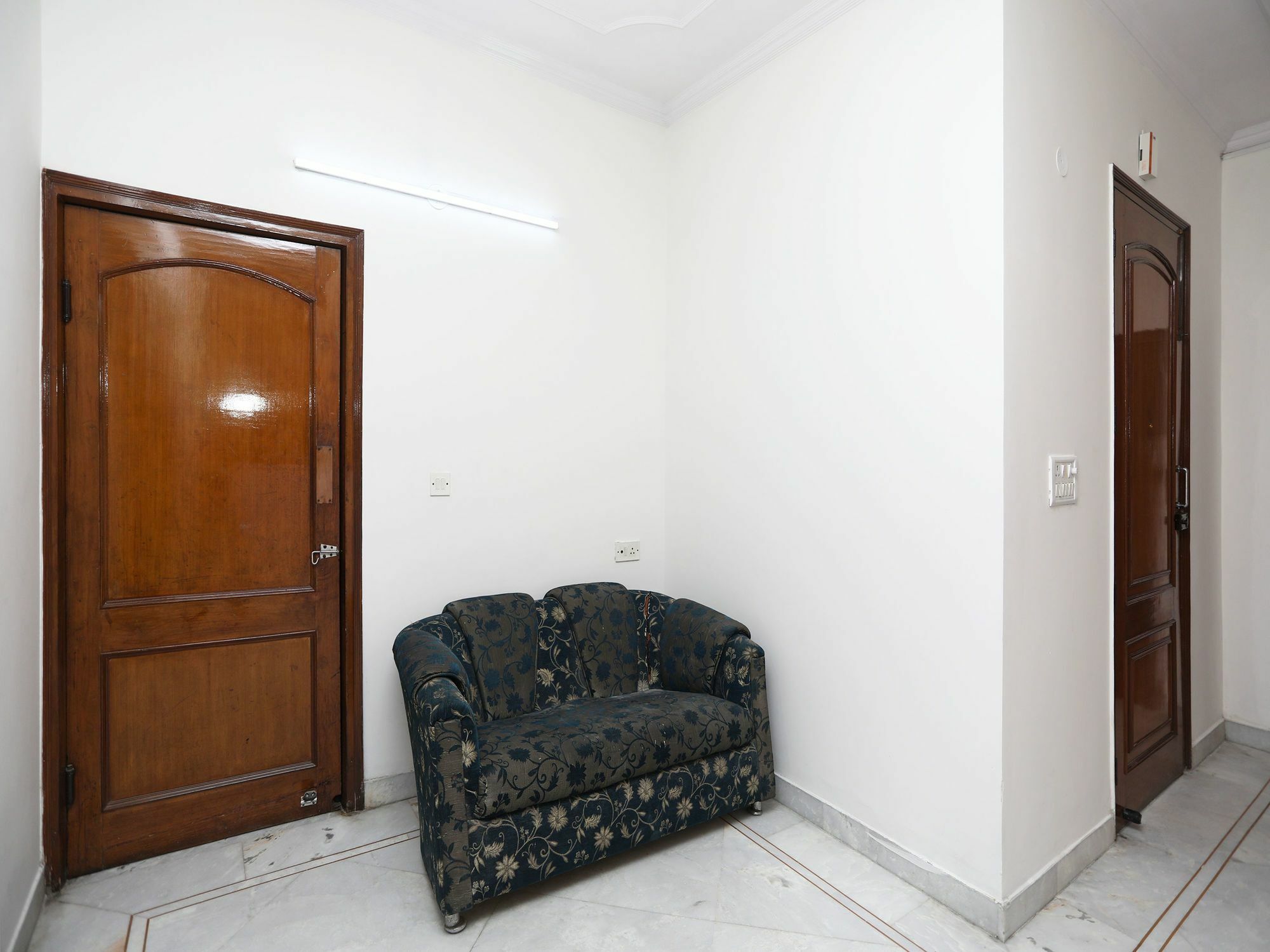 Oyo 14408 Corple Guest house