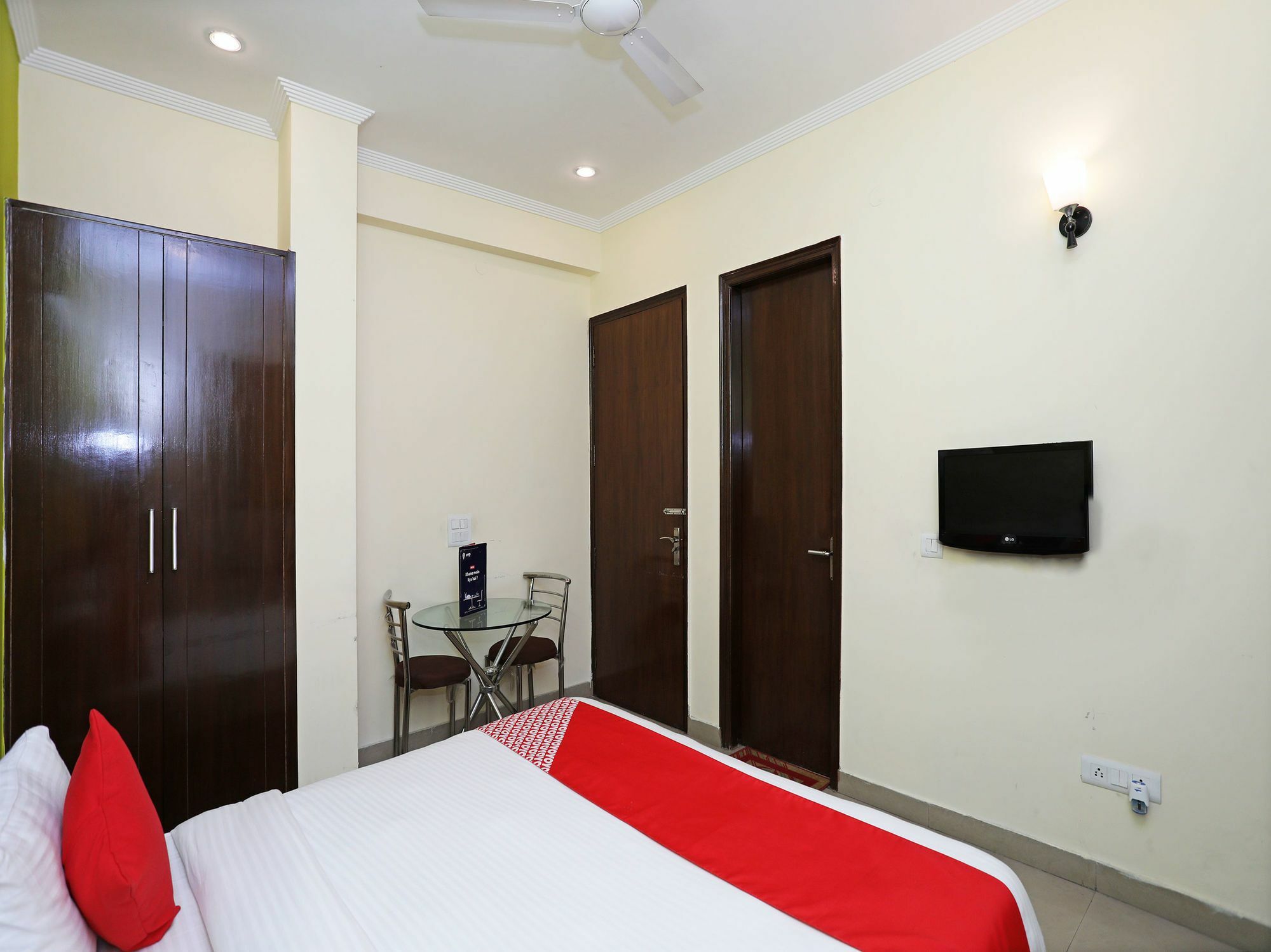 Collection O Royal Suits 4* Gurgaon