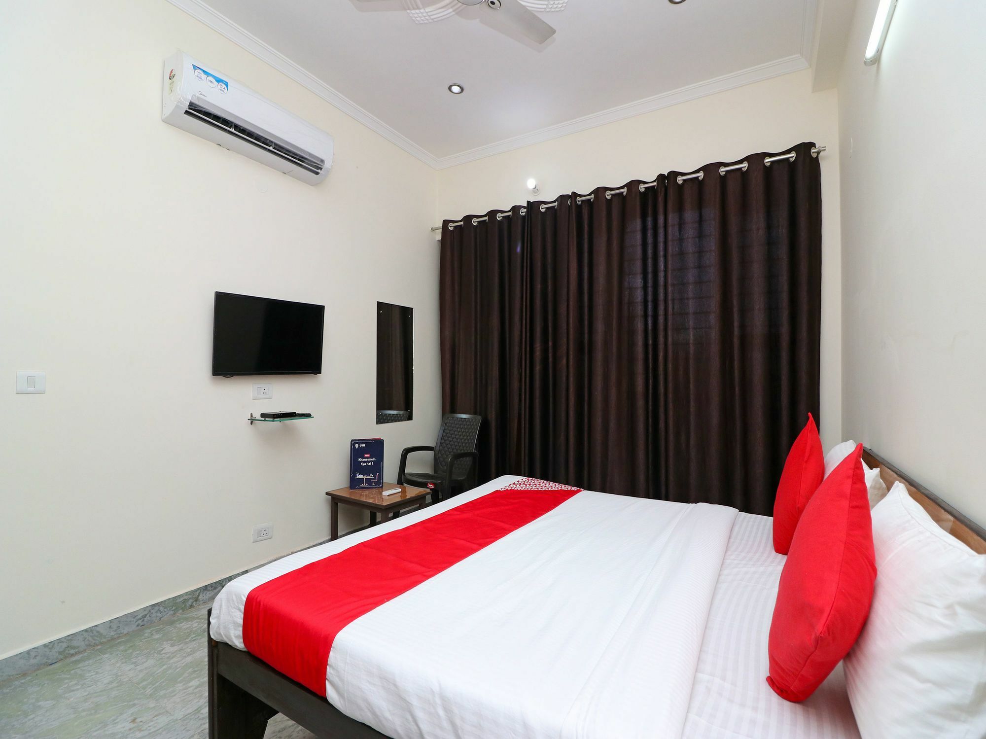 Oyo 15736 Little Residency 2*