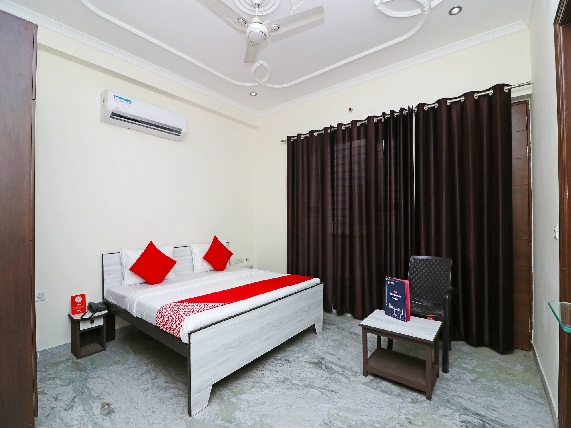 Oyo 15736 Little Residency Gurgaon