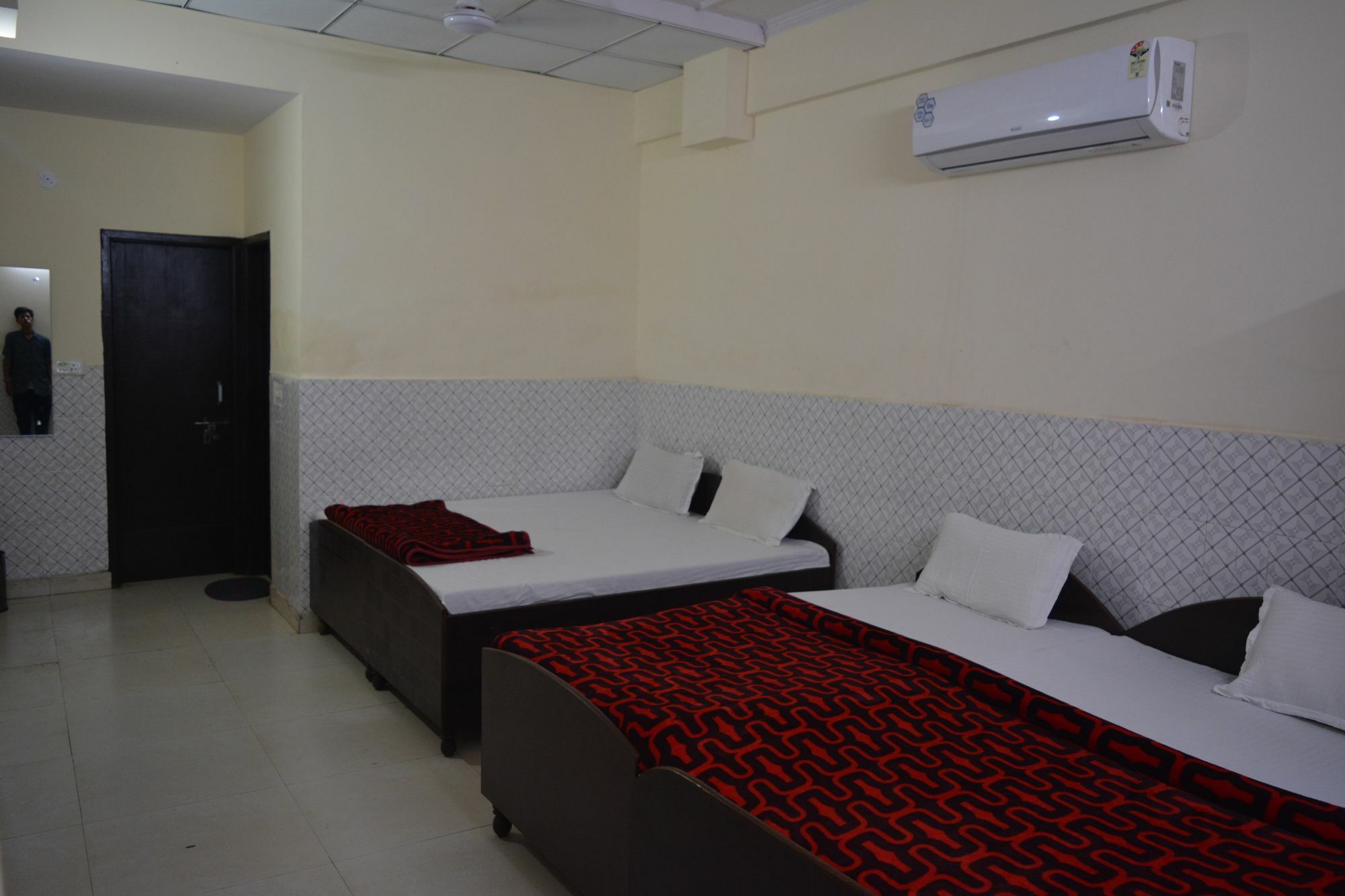 Shubham Hotel 3*