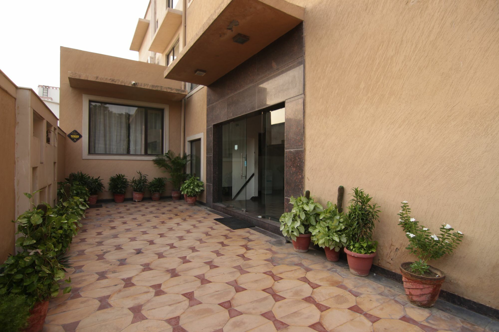 Mint Milestone Hotel 3*