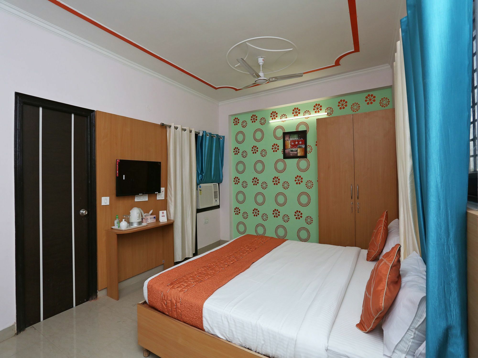 Oyo 14098 R R Homes
