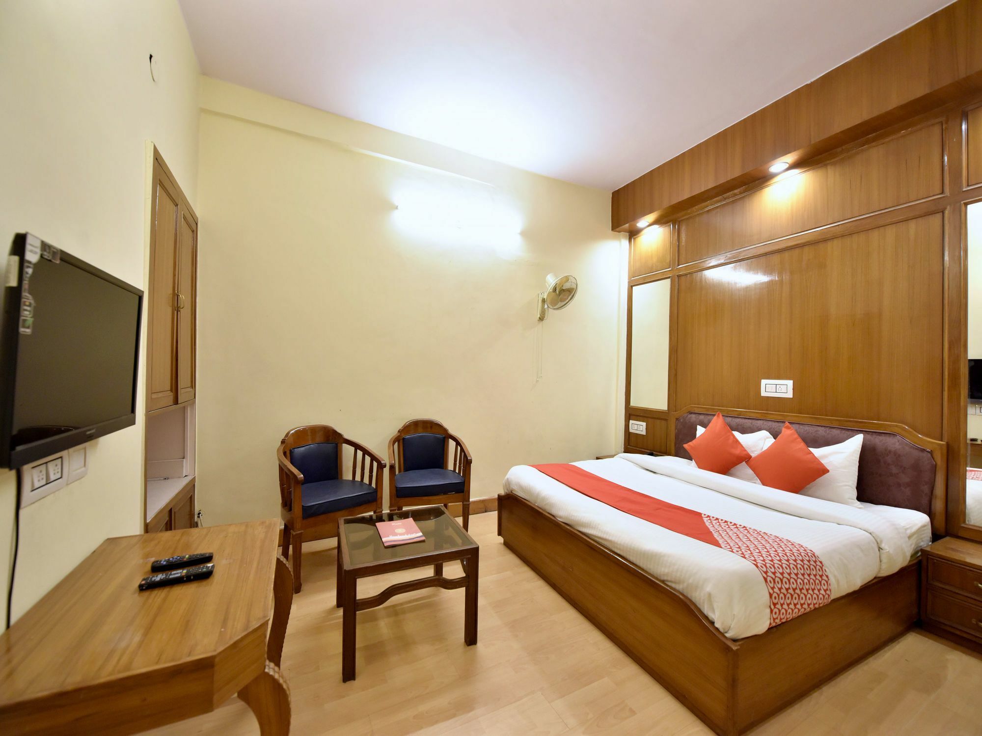 Oyo 14098 R R Homes Gurgaon