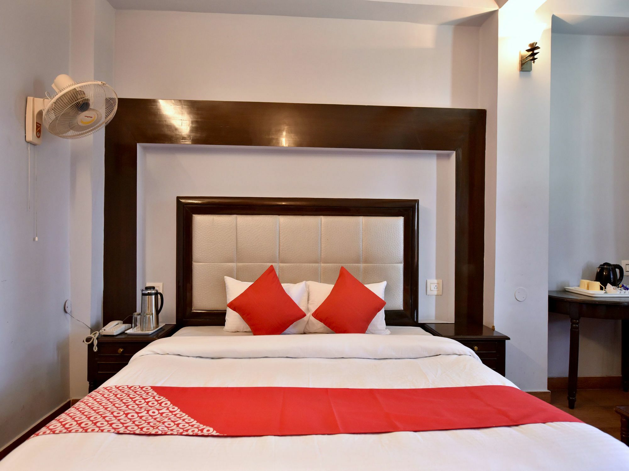 Oyo 14098 R R Homes 3*