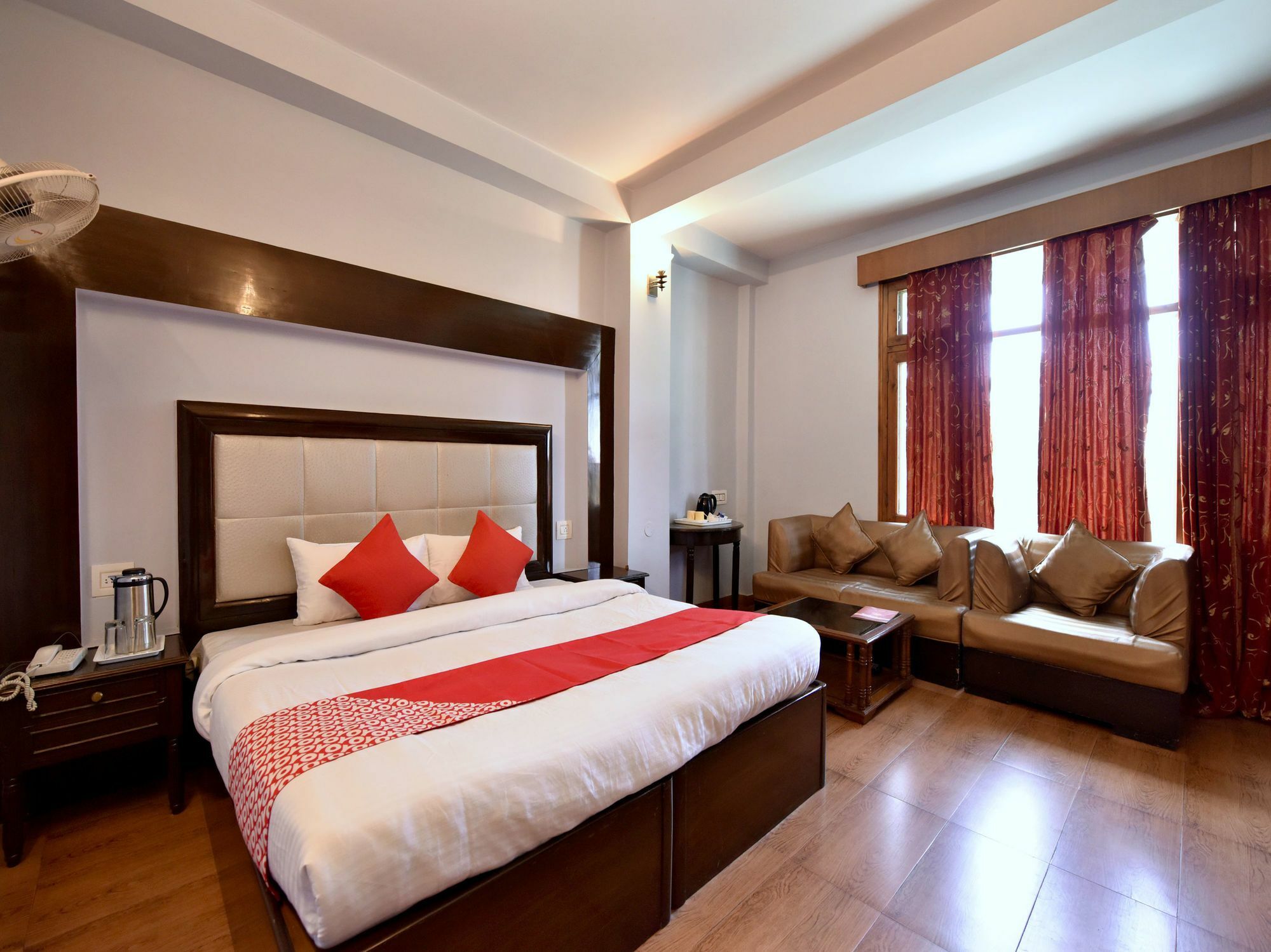 Oyo 14098 R R Homes 3* Gurgaon