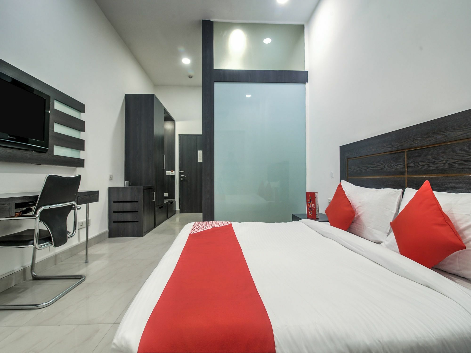 Hotel Oyo 14443 Flagship Chaupal Gurgaon