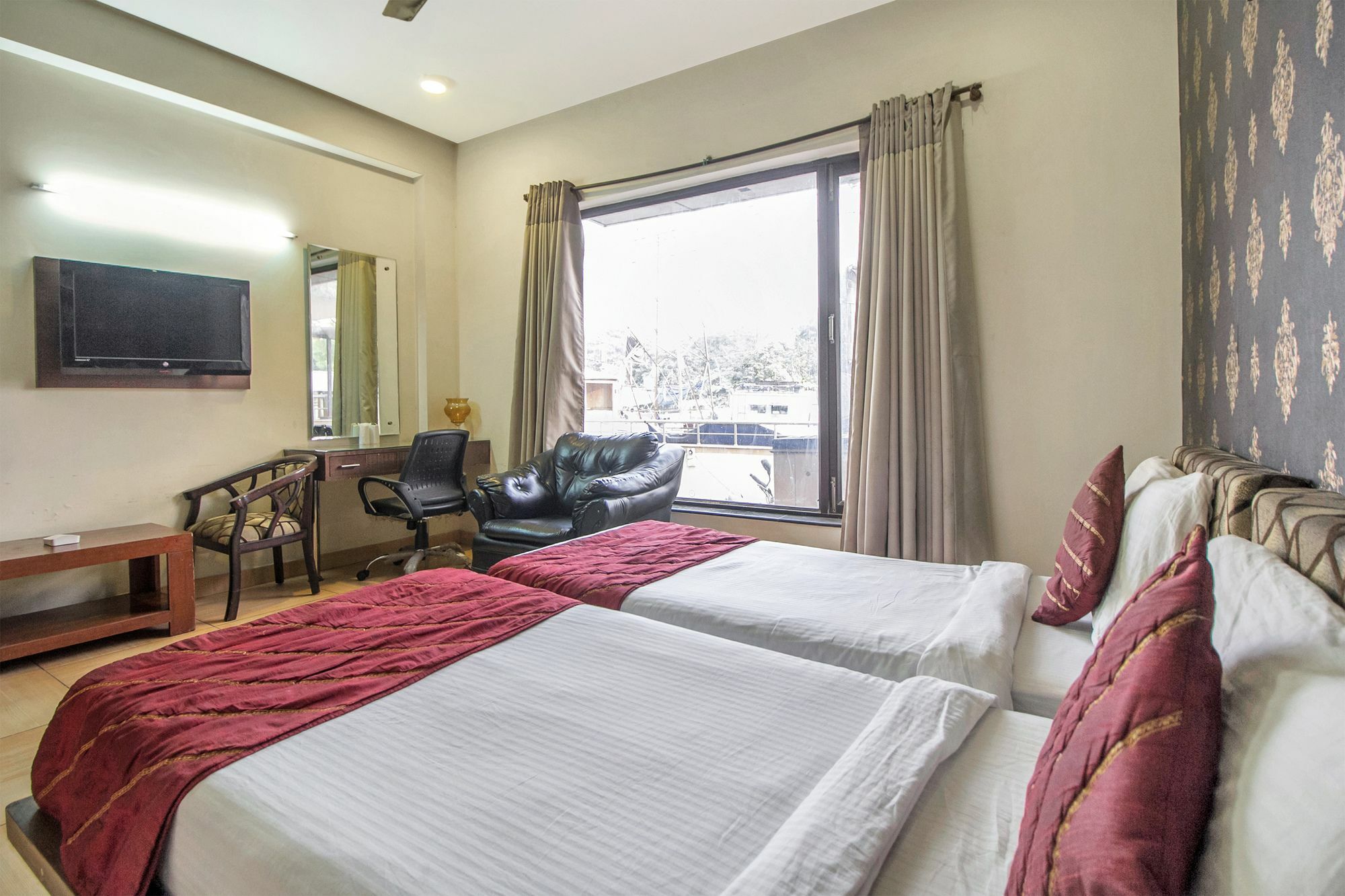 Oyo 8526 Sd Royal Gurgaon
