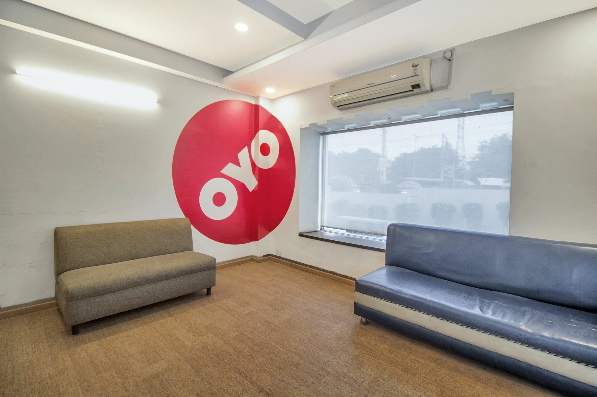 Hotel Oyo 8526 Sd Royal