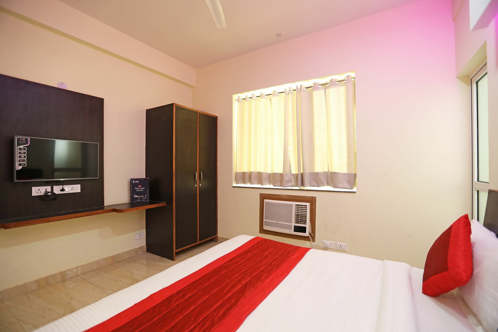 Oyo 10889 Residency Hotel 3*