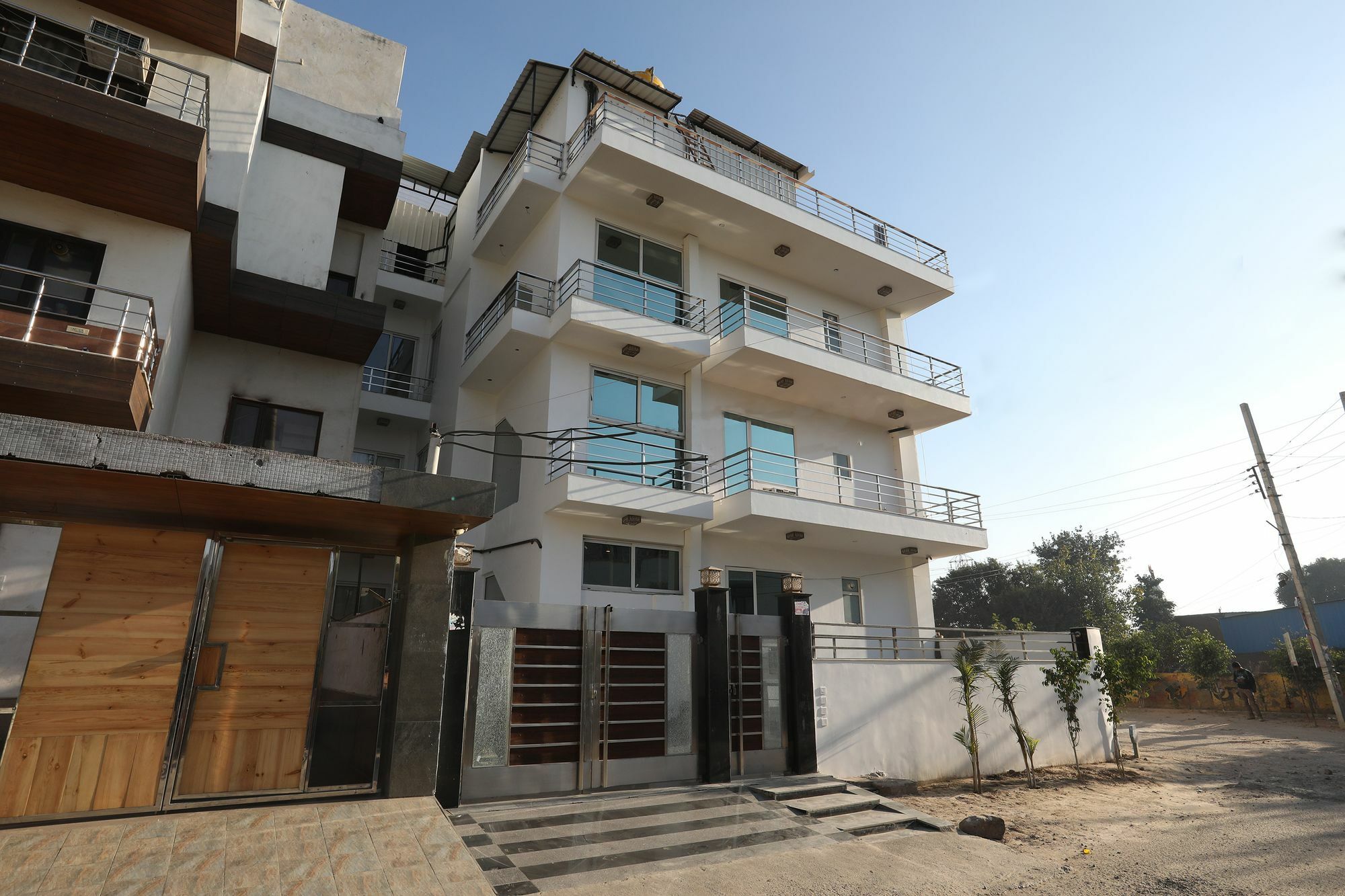 Oyo 10889 Residency Gurgaon