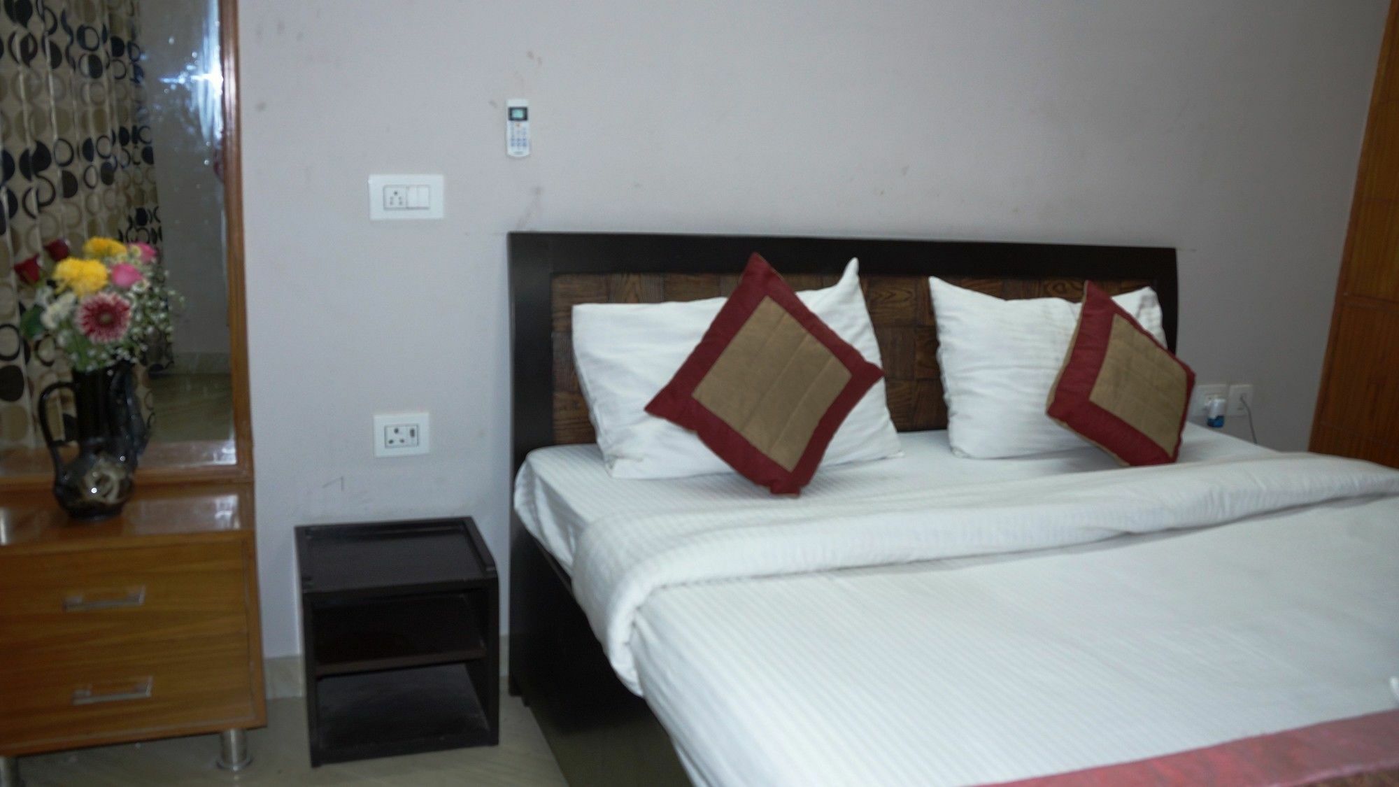 Maxfort Hospital Hotel Gurgaon