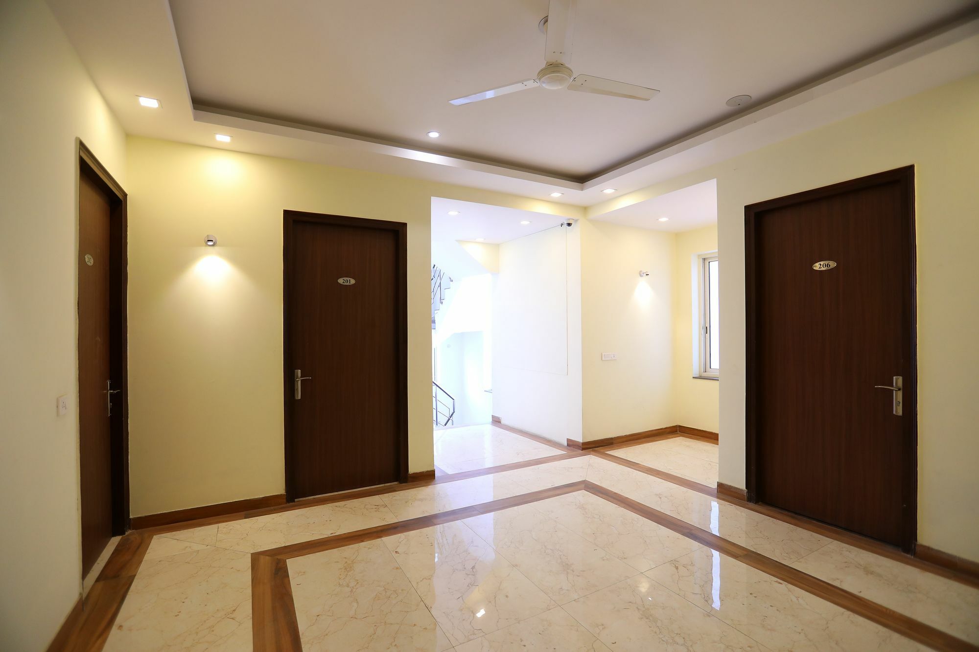Hotel Oyo 10889 Residency Gurgaon