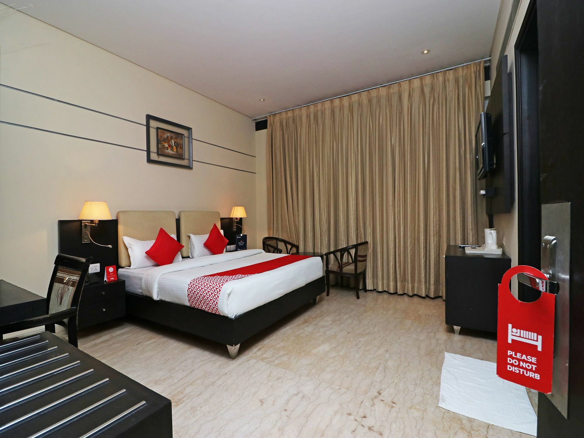 Hotel Oyo 13236 W Castle