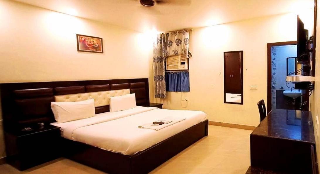 U S Fortune Hotel