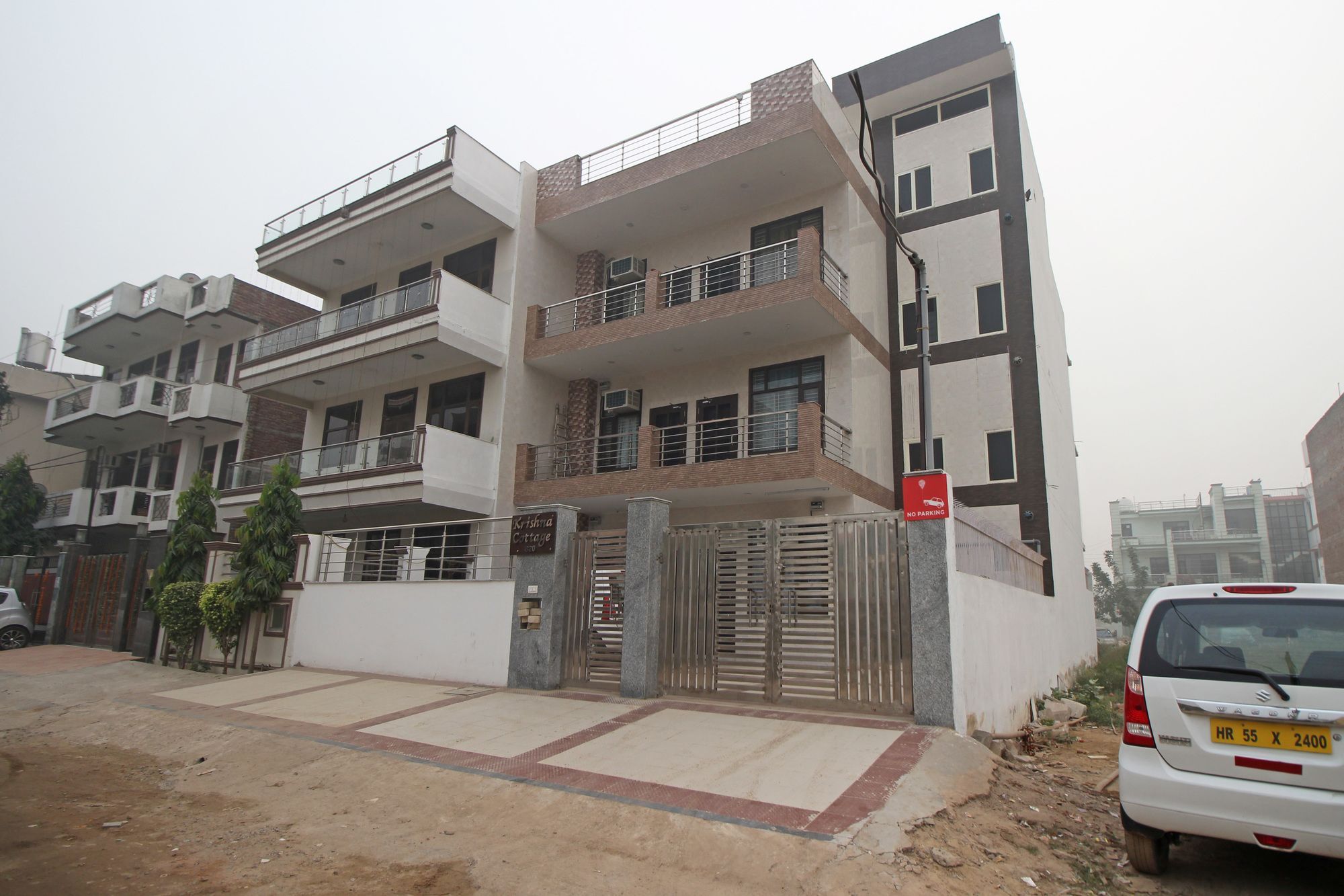 Oyo 7526 Near Artemis Hospital Hotel 2*
