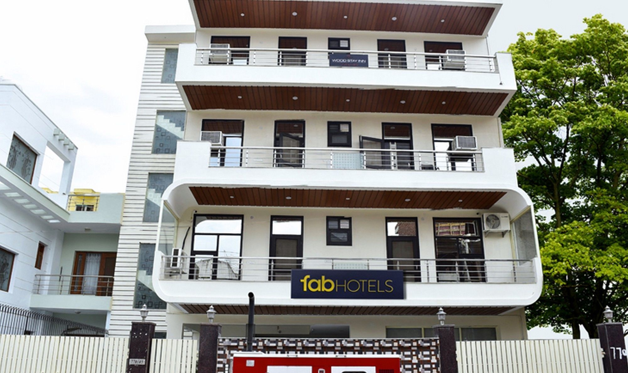 Hotel Fabhotel Wood