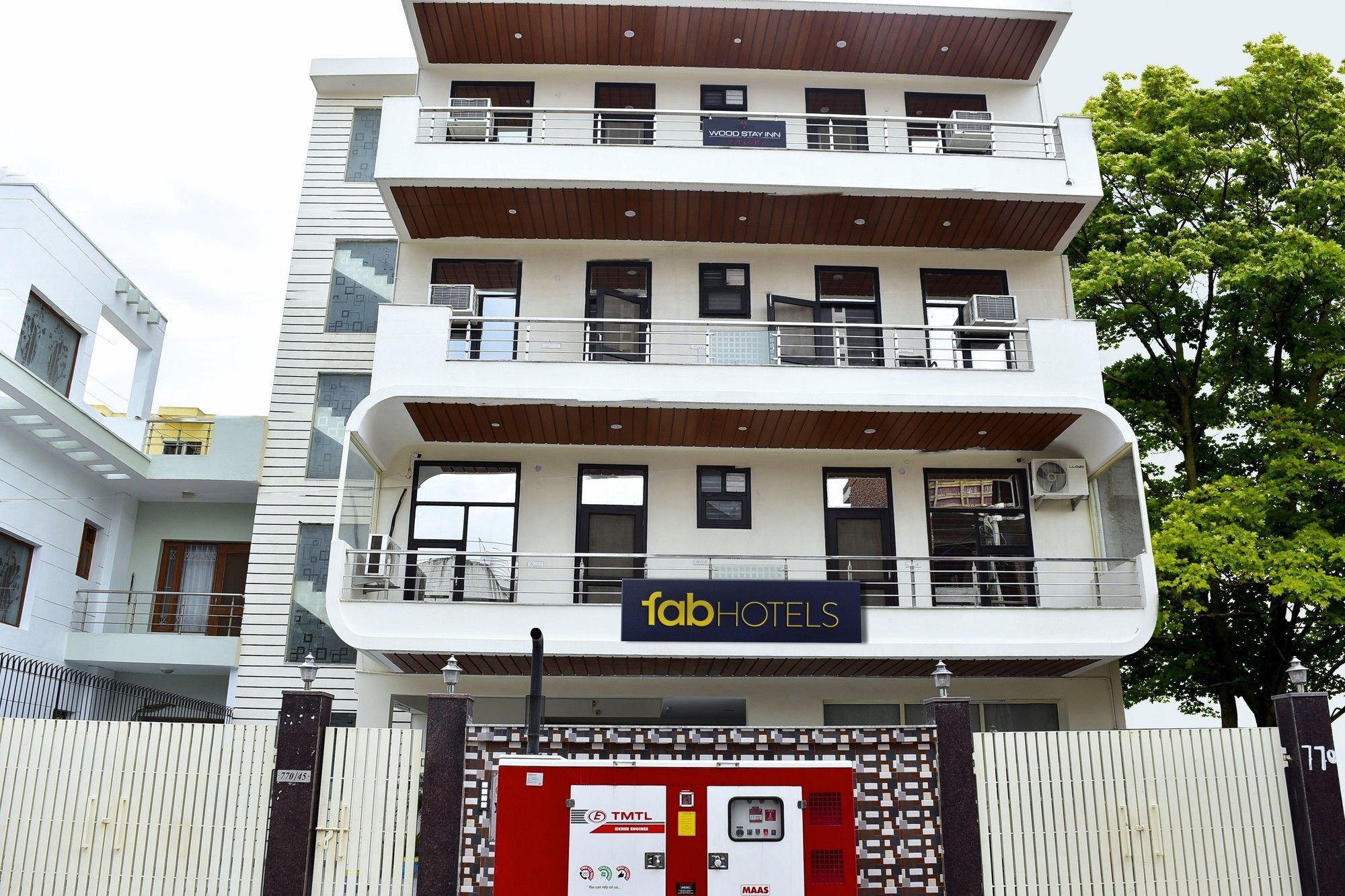 Hotel Fabhotel Wood Gurgaon
