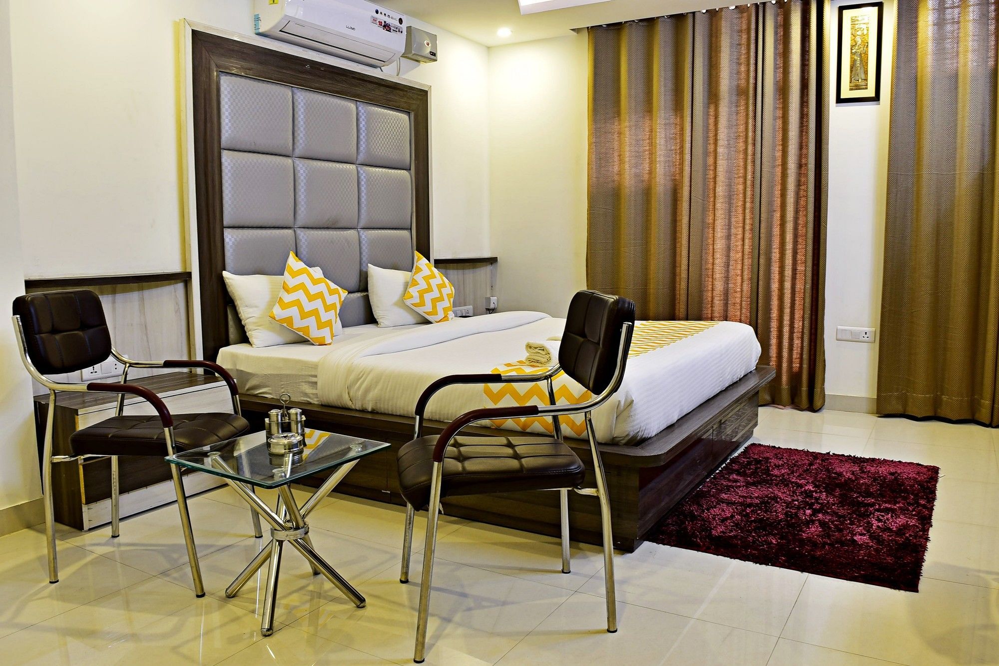 Fabhotel Wood