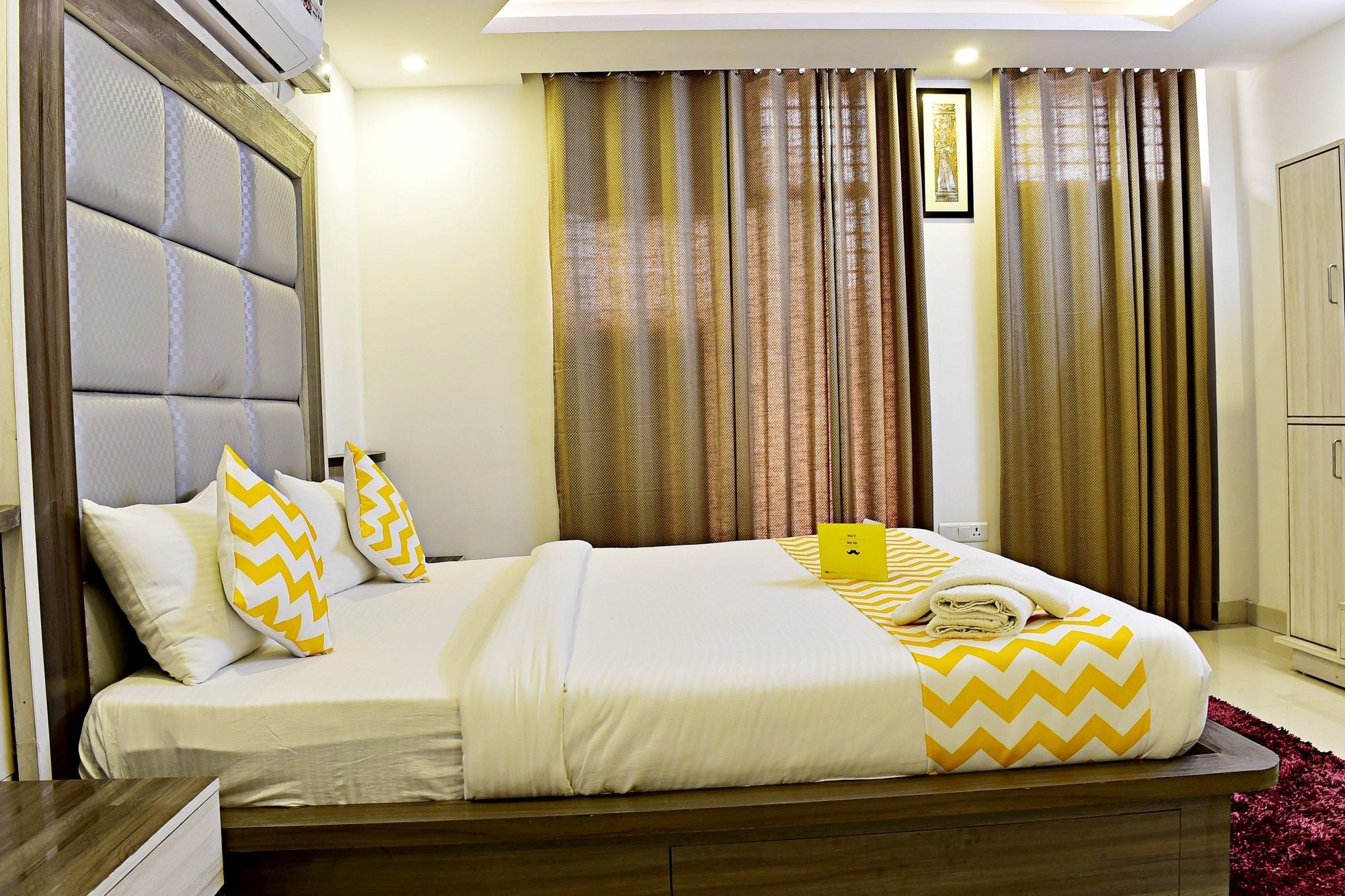 Fabhotel Wood Hotel