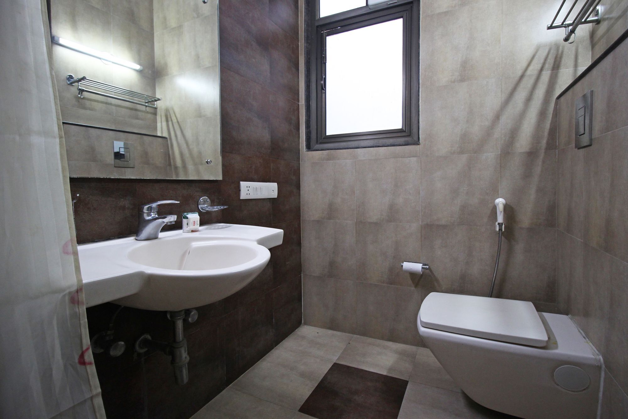 Oyo 6018 Ethnic Facilities Hotel Gurgaon