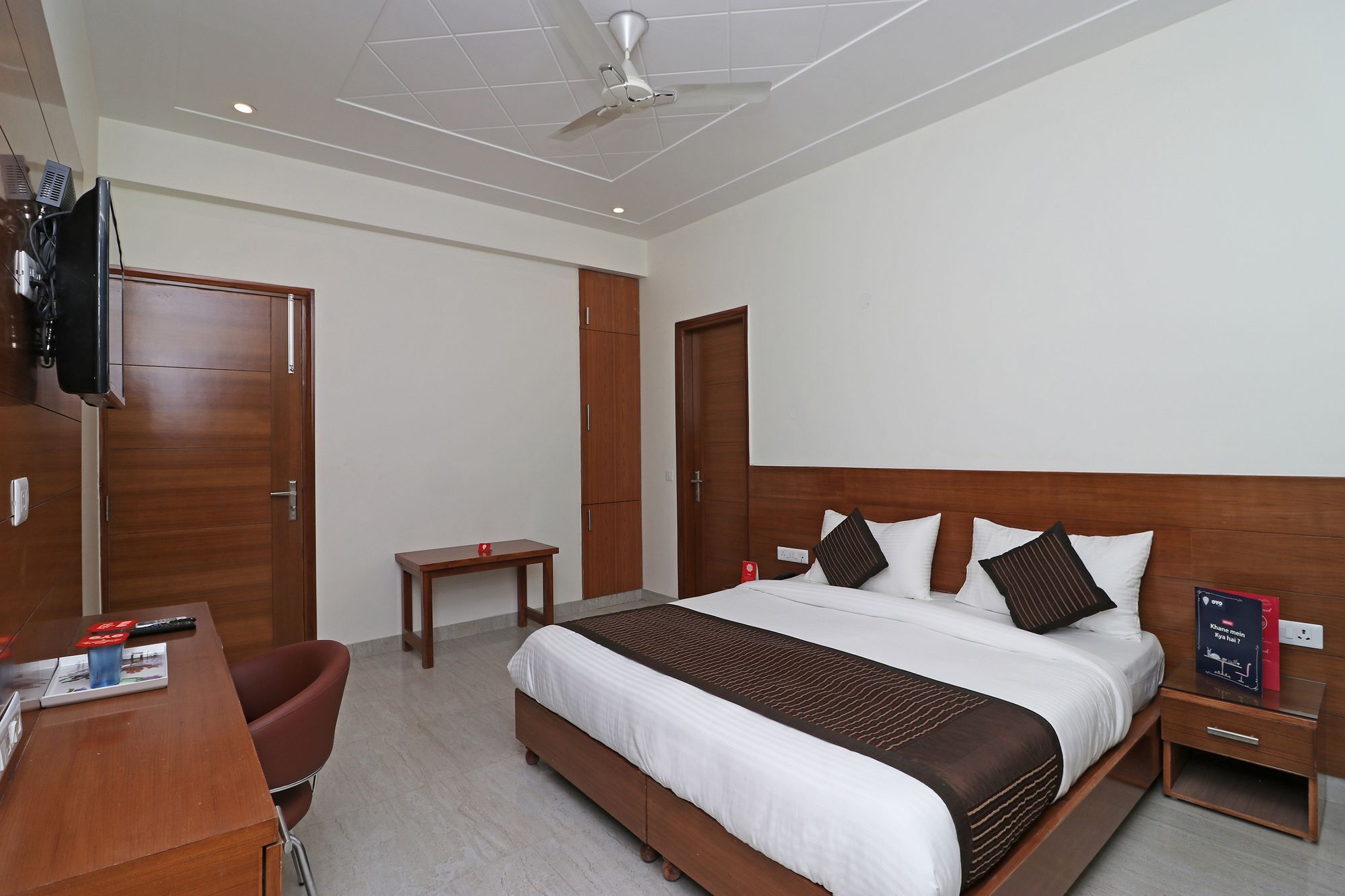 Oyo 10200 The Aroma Residency Hotel 2*