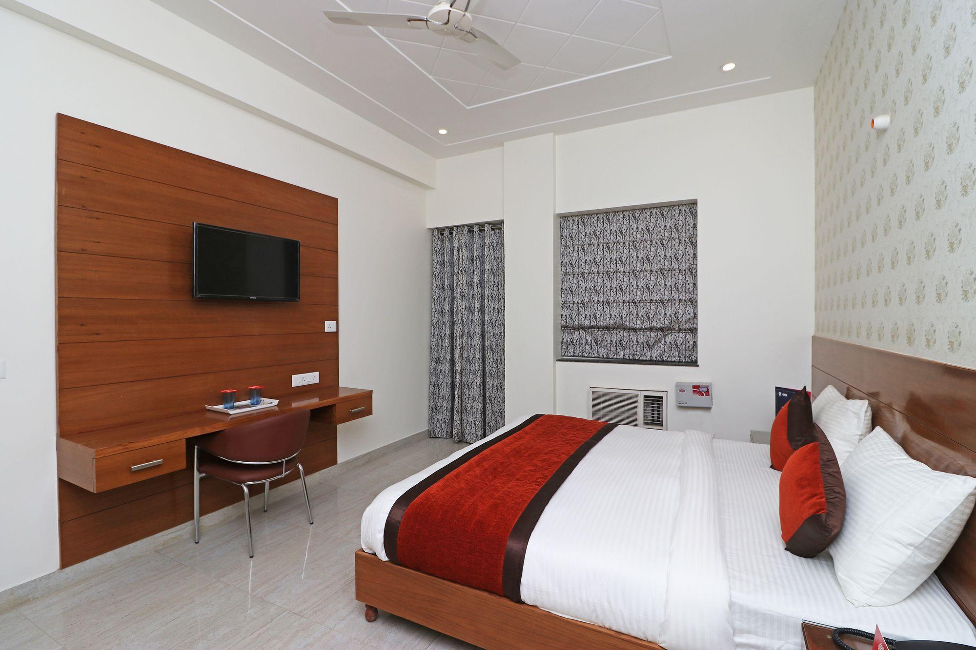 Oyo 10200 The Aroma Residency Gurgaon