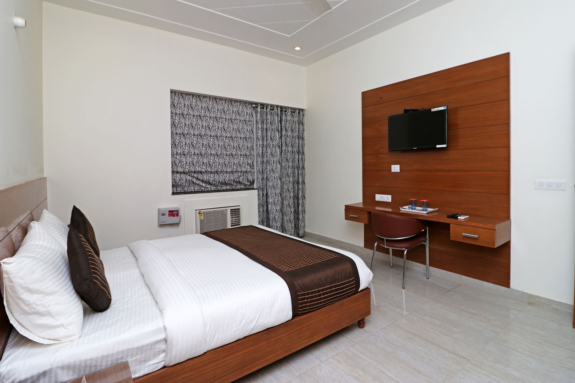Oyo 10200 The Aroma Residency Gurgaon